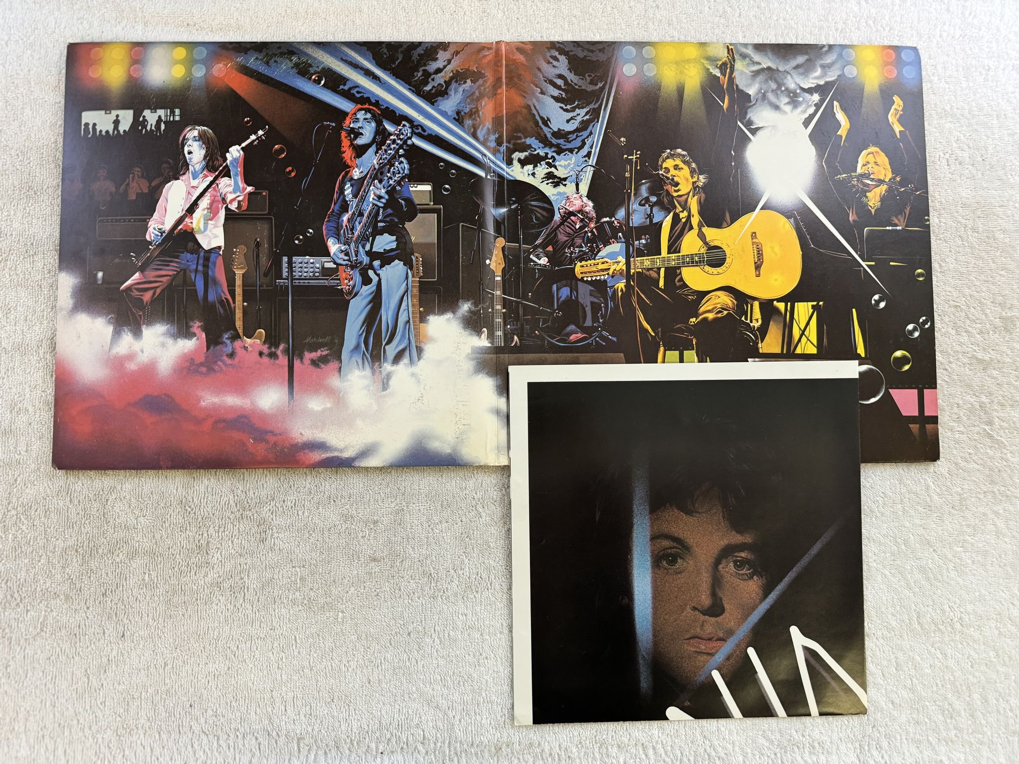 Omslagsbild för skivan WINGS OVER AMERICA 3xLP -76 Swe MPL 7C 154-98497/8/9