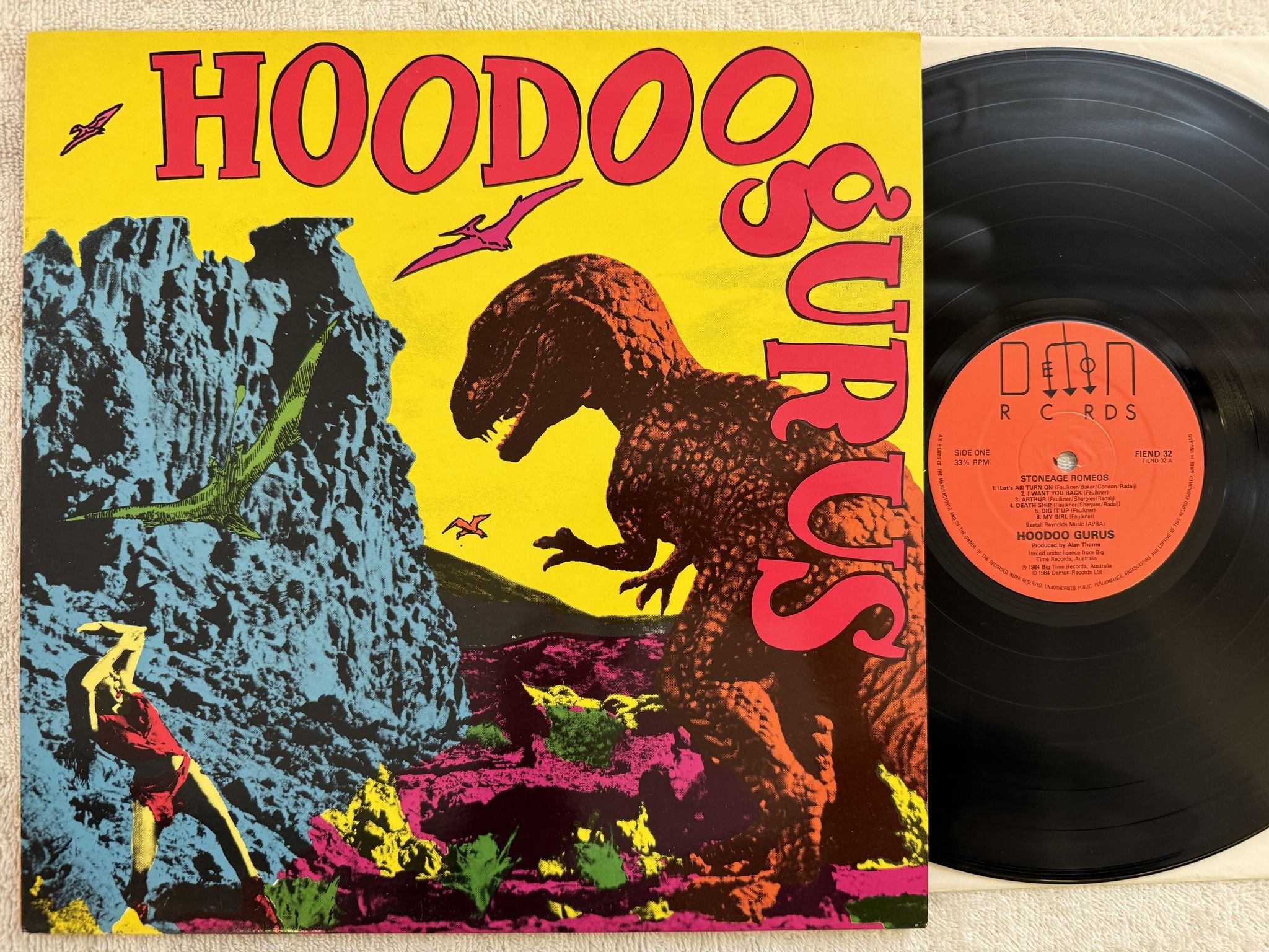 Omslagsbild för skivan HOODOO GURUS Stoneage Romeos LP -84 UK DEMON FIEND 32