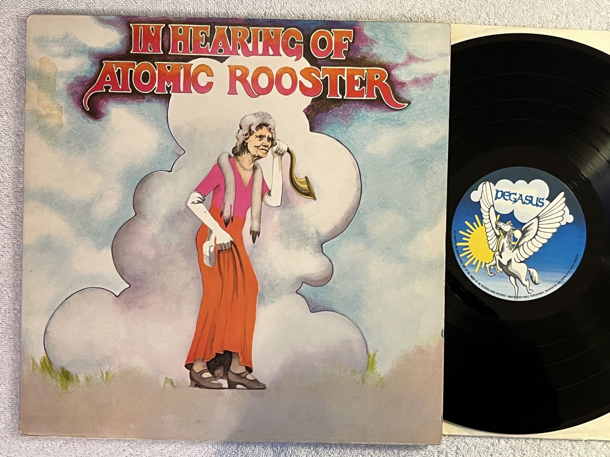 Omslagsbild för skivan ATOMIC ROOSTER in hearing of LP -71 UK PEGASUS PEG-1