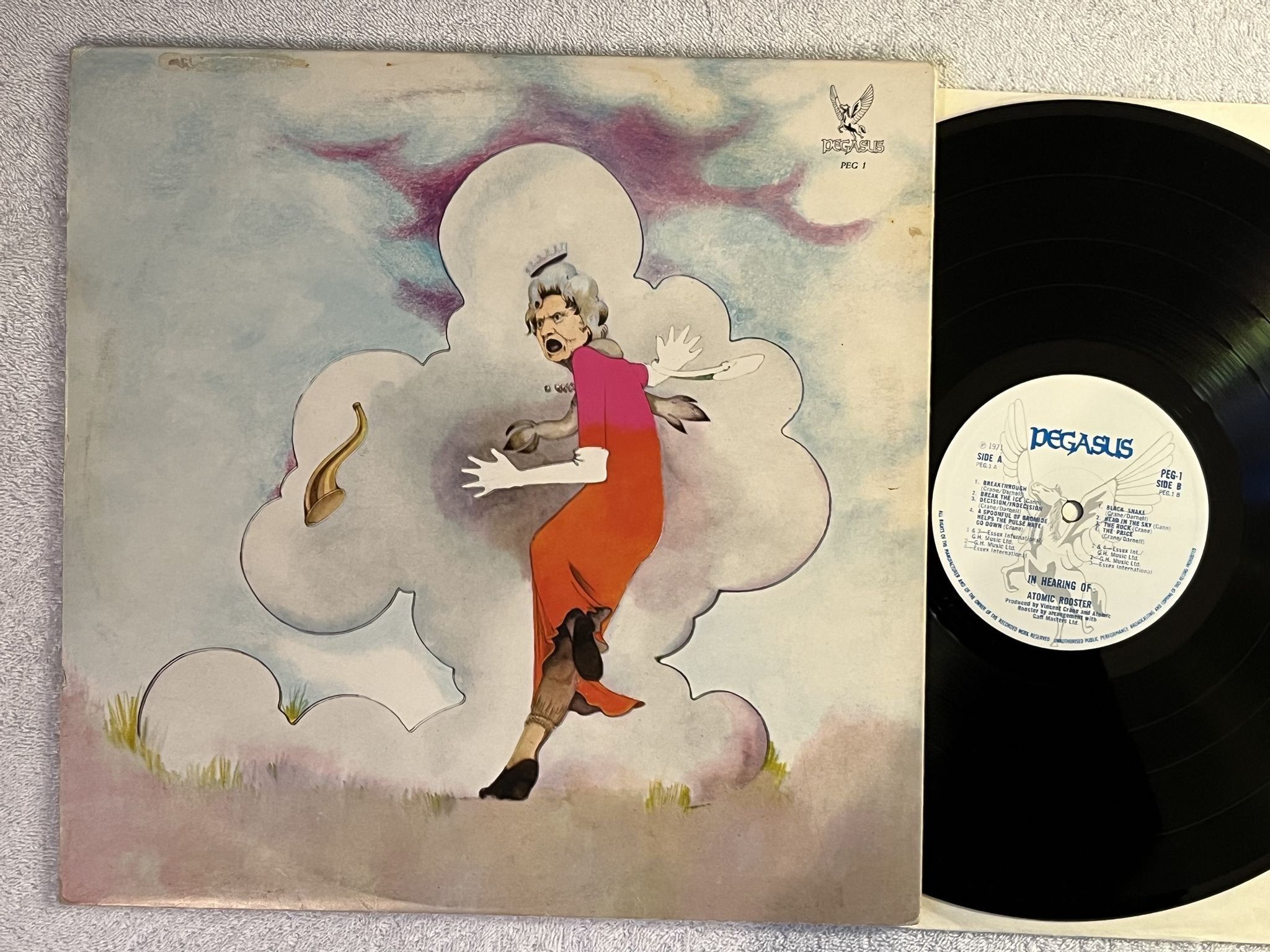 Omslagsbild för skivan ATOMIC ROOSTER in hearing of LP -71 UK PEGASUS PEG-1