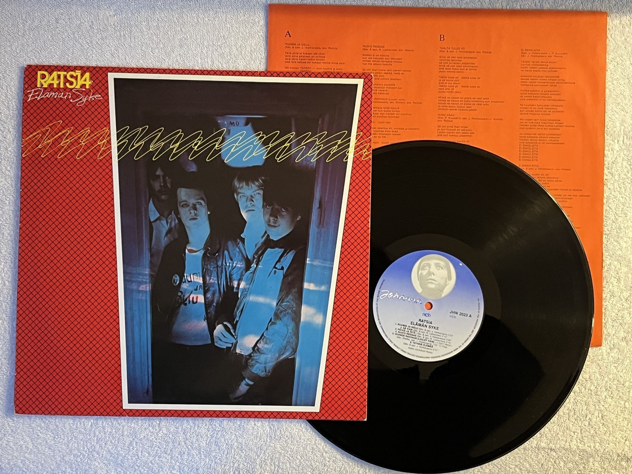 Omslagsbild för skivan RATSIA elämän syke LP -80 Finland JOHANNA JHN 2023 *** RARE PUNK ROCK ***