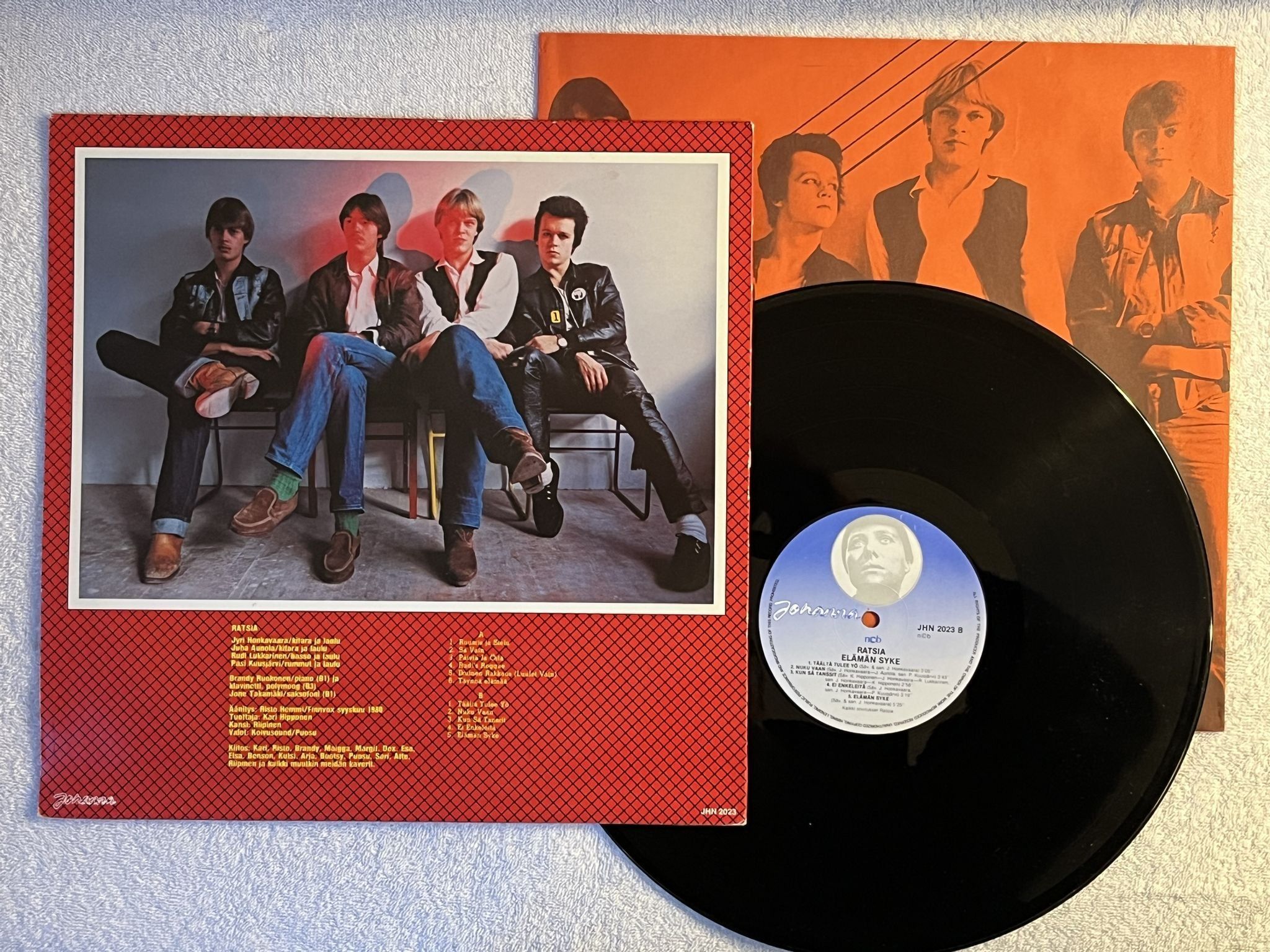 Omslagsbild för skivan RATSIA elämän syke LP -80 Finland JOHANNA JHN 2023 *** RARE PUNK ROCK ***