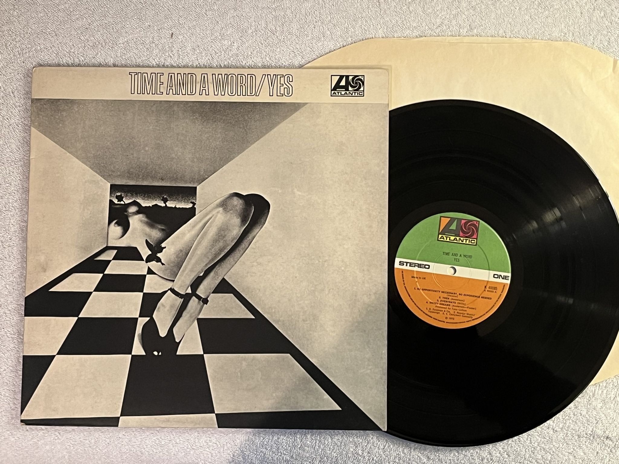 Omslagsbild för skivan YES time and a word LP UK ATLANTIC K 40085