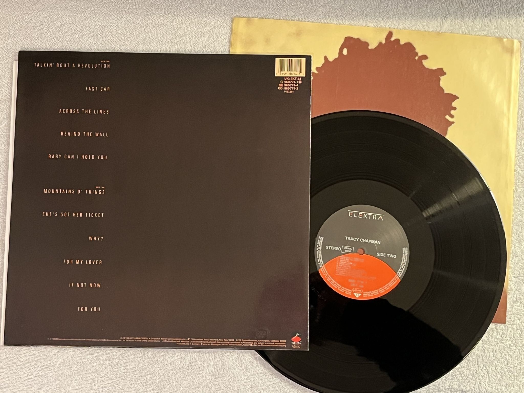 Omslagsbild för skivan TRACY CHAPMAN s/t LP -88 ELEKTRA 960 774-1 **** FAST CAR ****