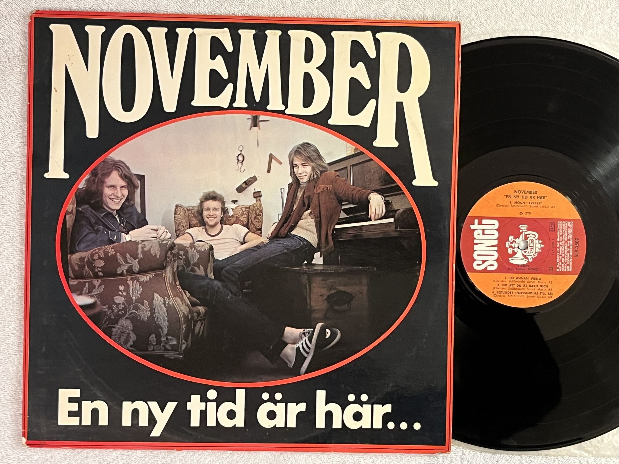 Omslagsbild för skivan NOVEMBER en ny tid är här LP -70 Swe SONET SLP 2509