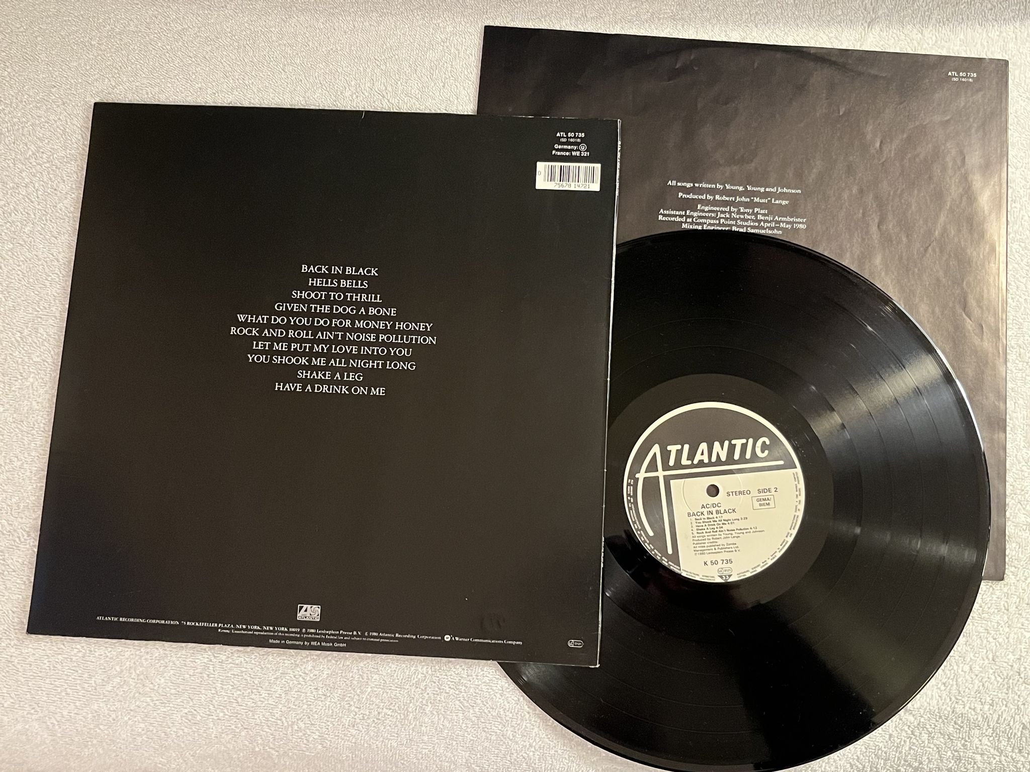 Omslagsbild för skivan AC/DC back in black LP Ger ATLANTIC K 50 735