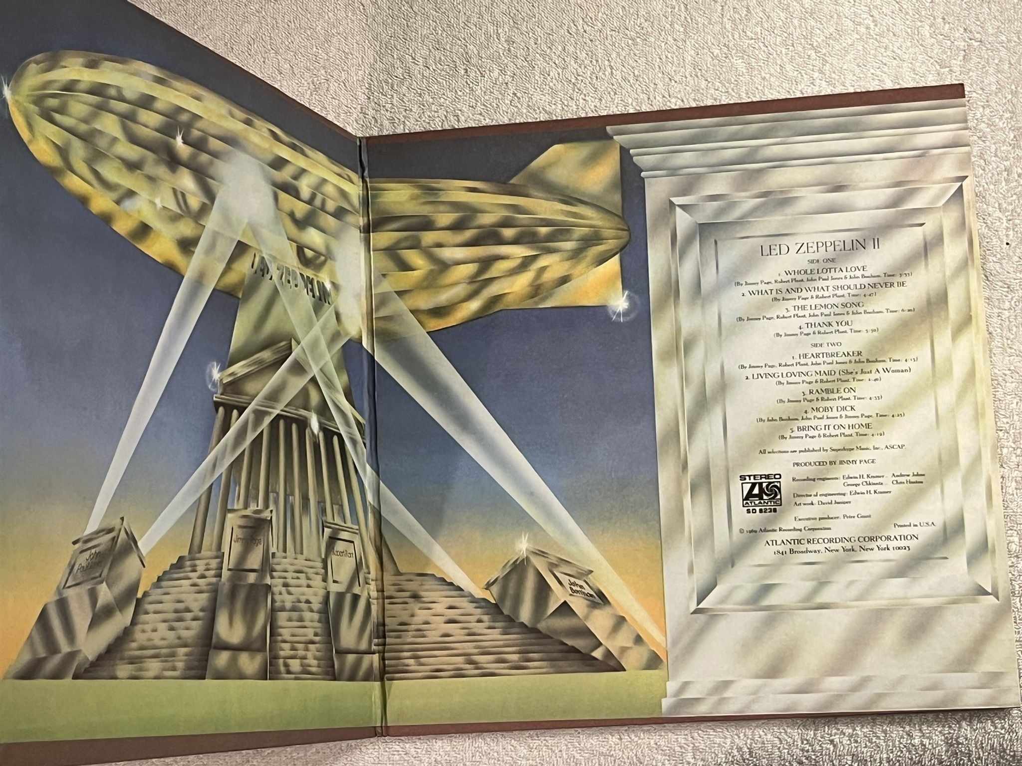 Omslagsbild för skivan LED ZEPPELIN II LP US ATLANTIC SD 8236 *** CLASSIC ***