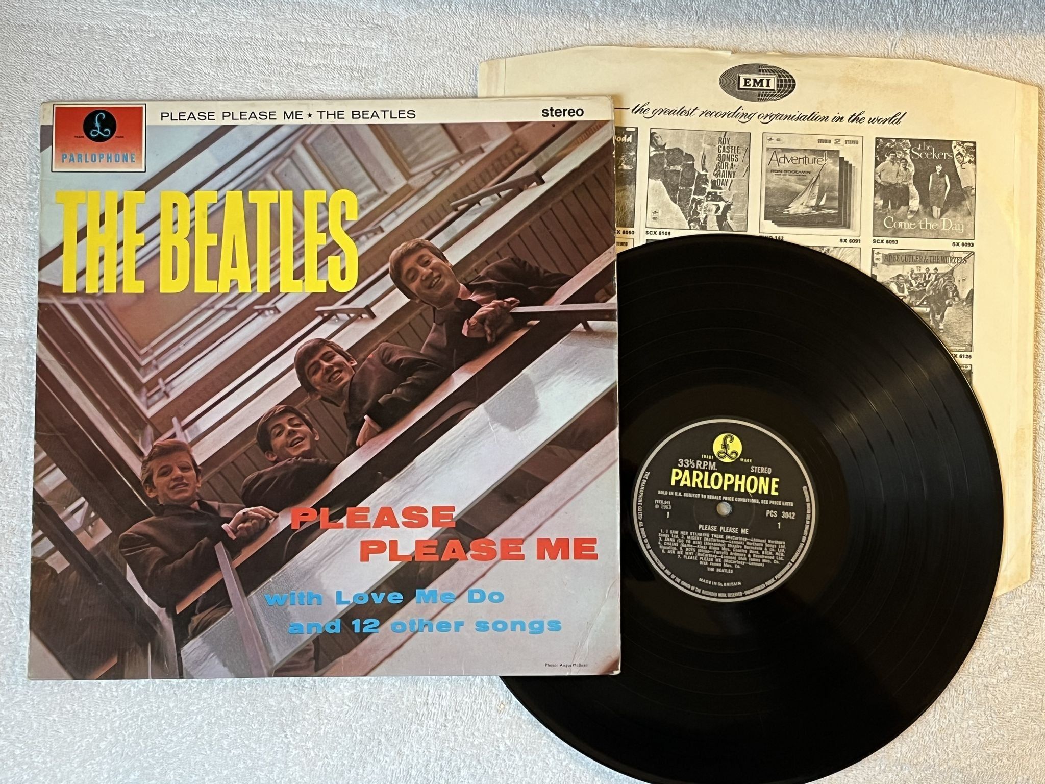 Omslagsbild för skivan THE BEATLES please please me LP PARLOPHONE PCS 3042