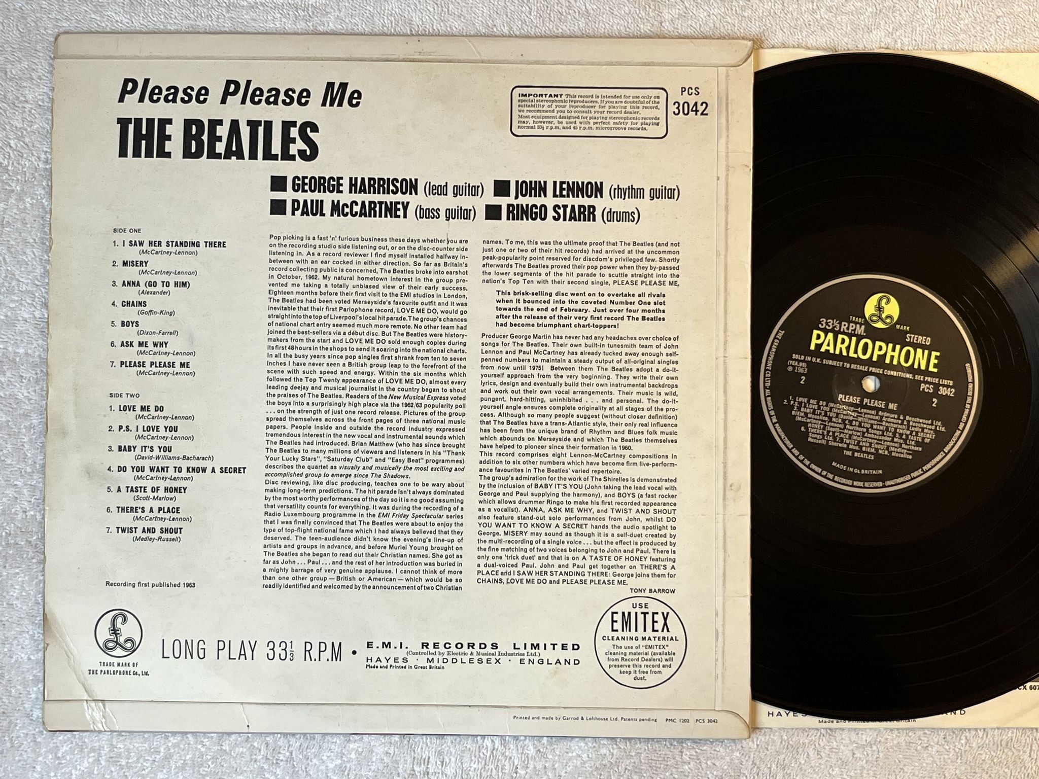 Omslagsbild för skivan THE BEATLES please please me LP PARLOPHONE PCS 3042