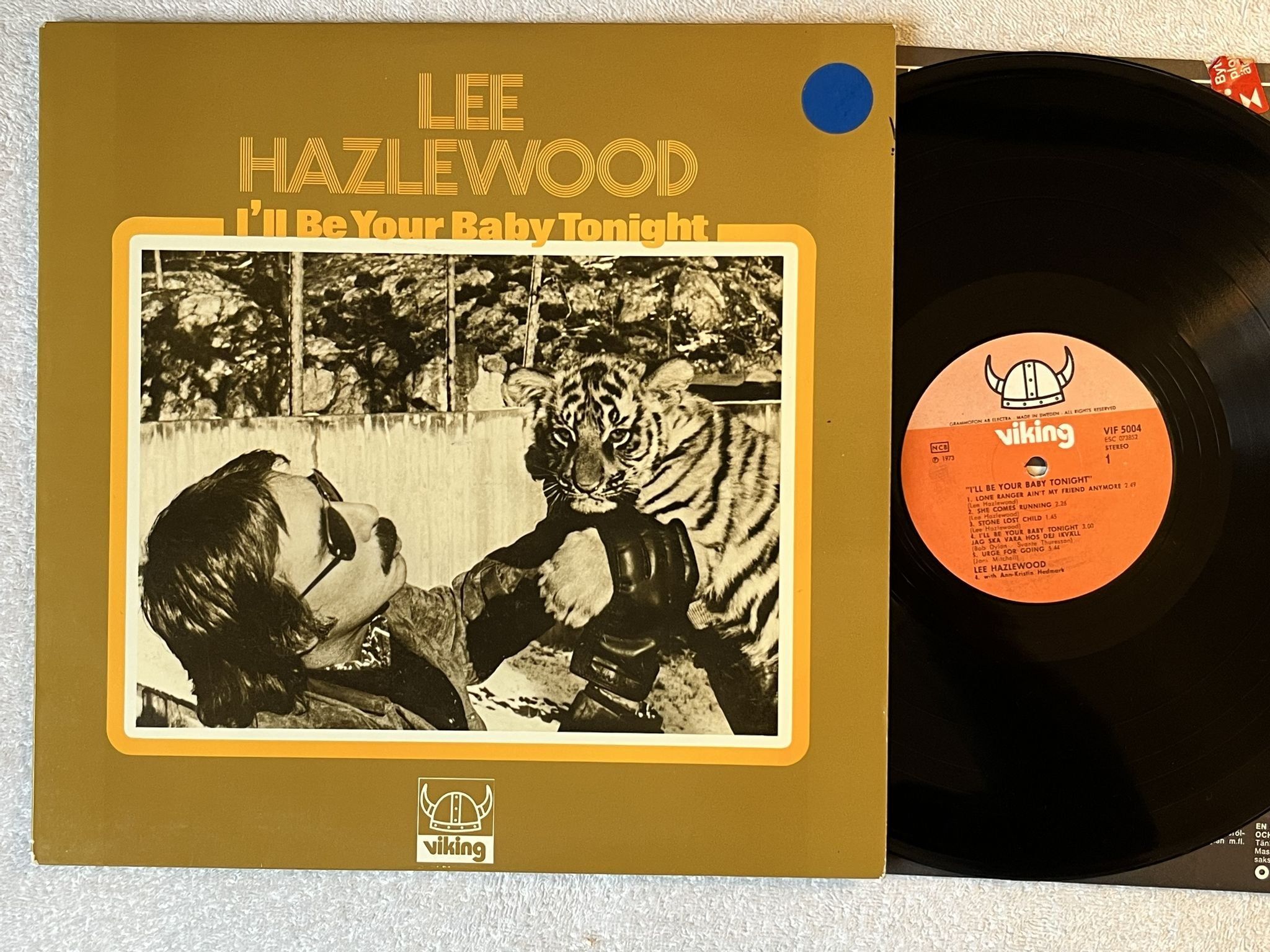Omslagsbild för skivan LEE HAZLEWOOD I'll be your baby tonight LP -73 Swe VIF 5004