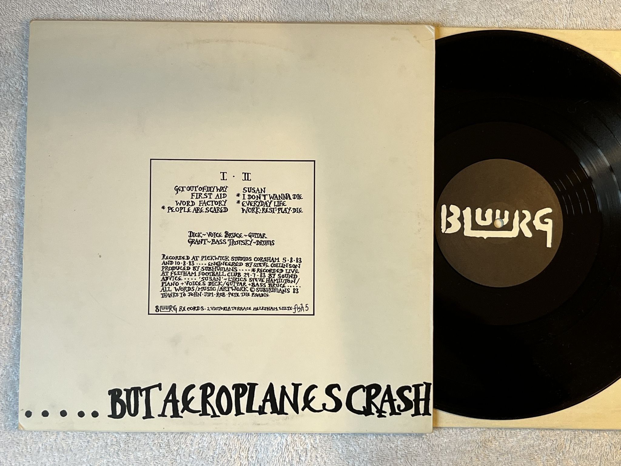 Omslagsbild för skivan SUBHUMANS Time Flies... ...But Aeroplanes Crash 12" BLUURG RECORDS FISH 5