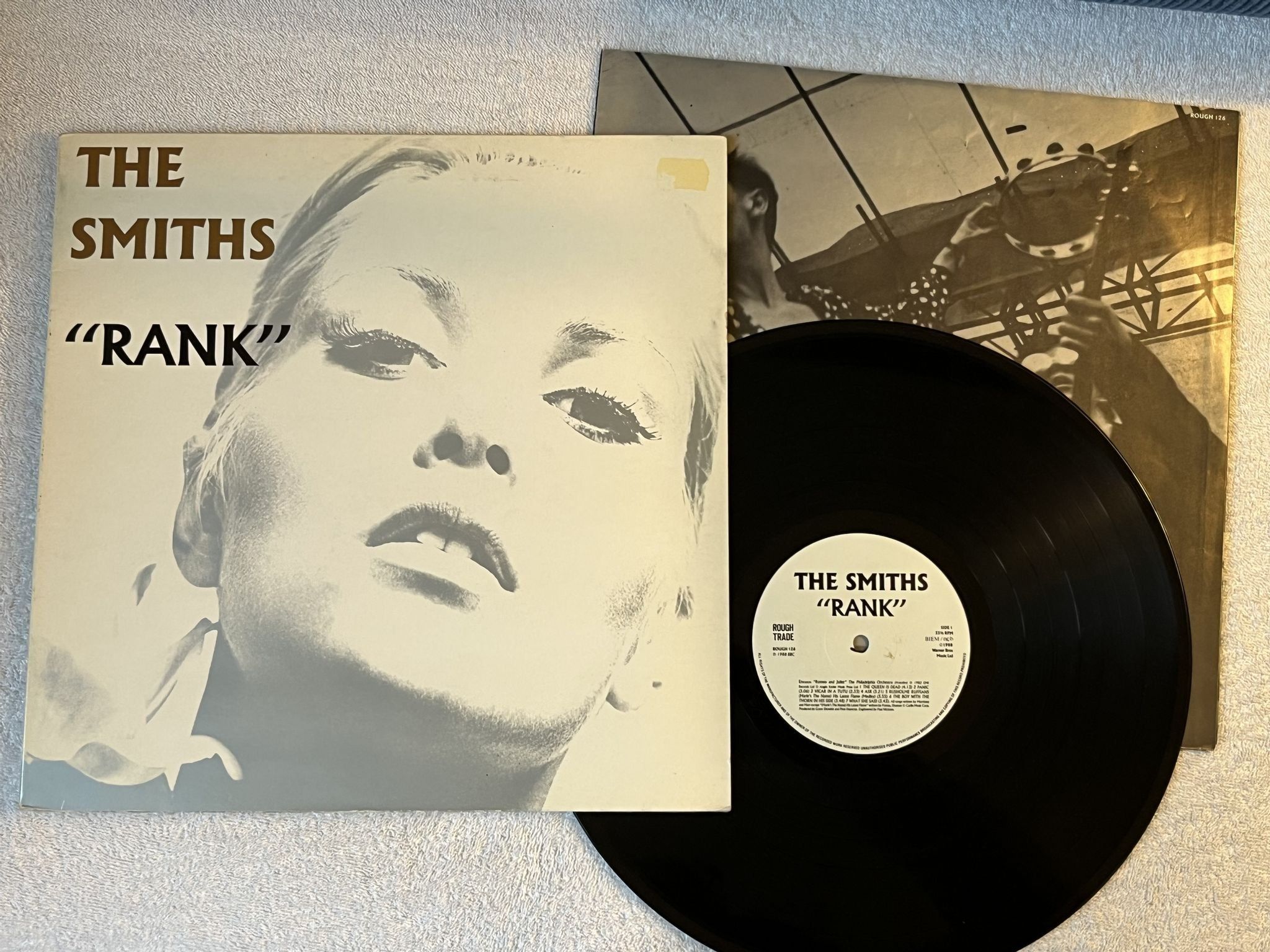 Omslagsbild för skivan THE SMITHS rank LP -88 ncb ROUGH TRADE ROUGH 126
