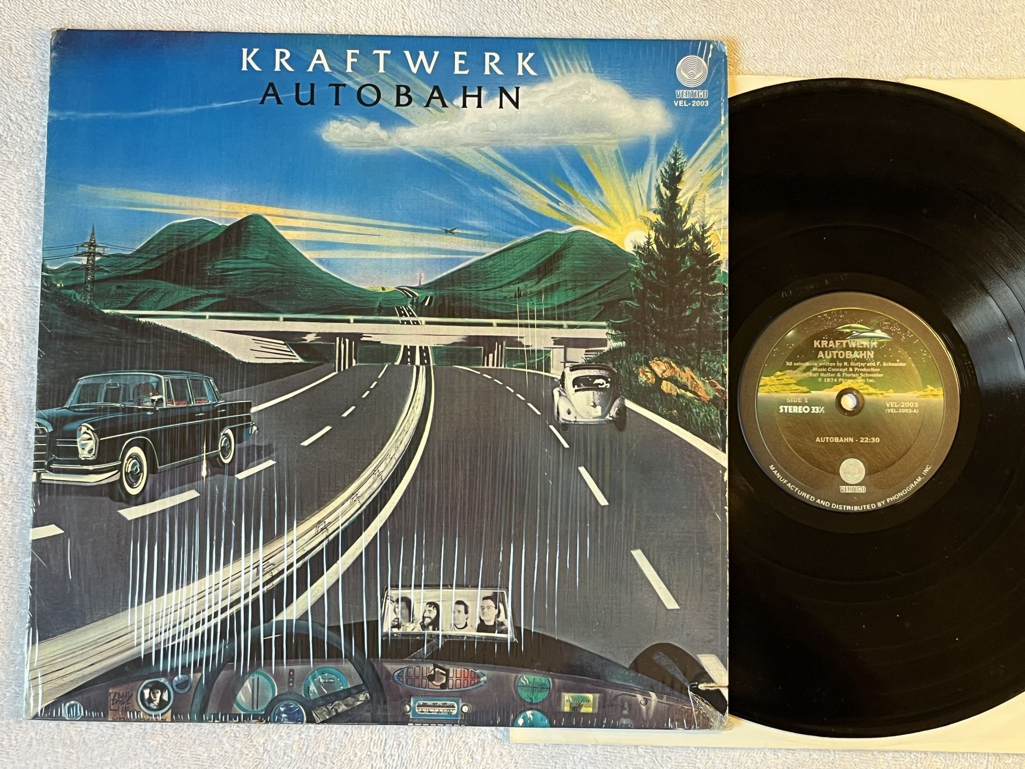 Omslagsbild för skivan KRAFTWERK autobahn LP -74 US VERTIGO VEL-2003
