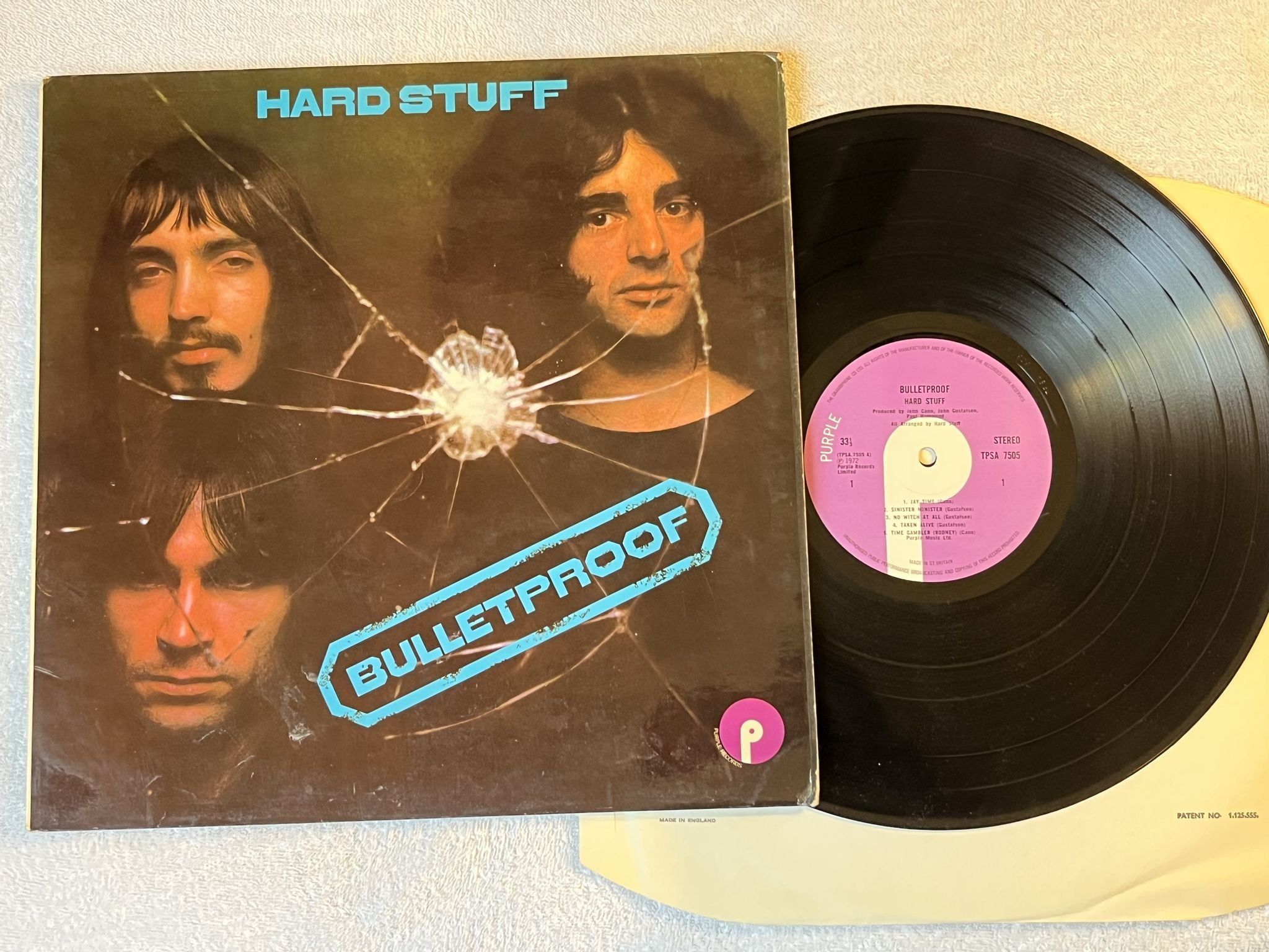 Omslagsbild för skivan HARD STUFF Bulletproof LP -72 UK PURPLE TPSA 7505 ** HARD ROCK **