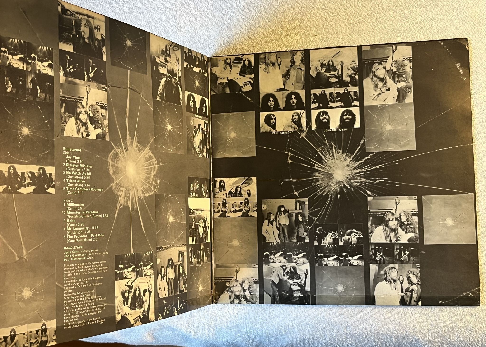 Omslagsbild för skivan HARD STUFF Bulletproof LP -72 UK PURPLE TPSA 7505 ** HARD ROCK **