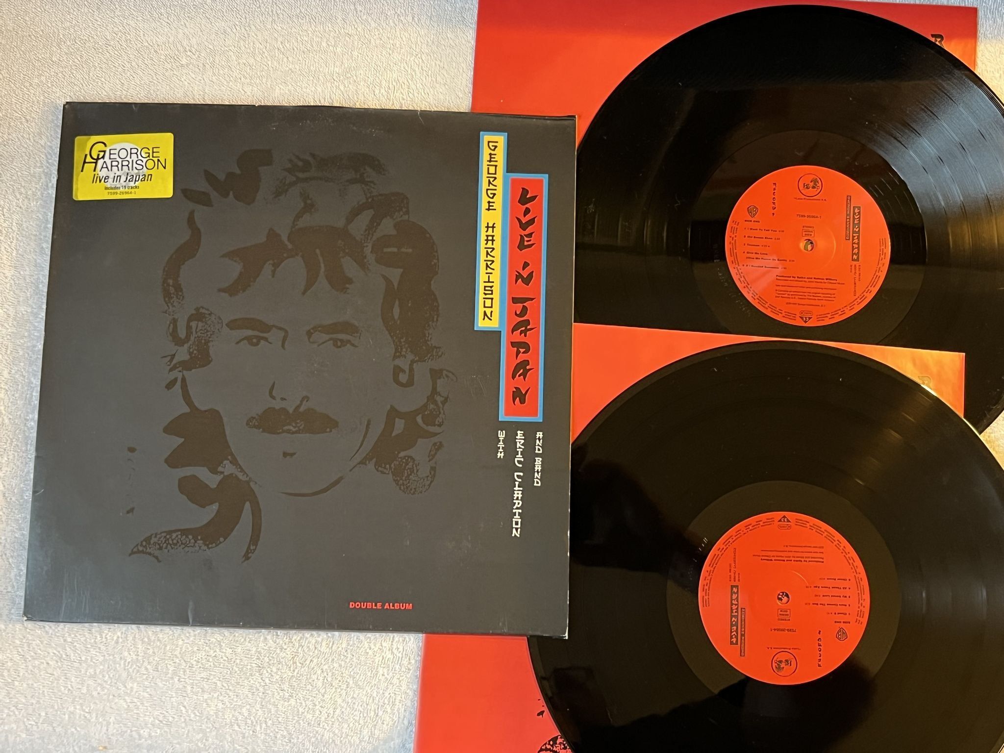 Omslagsbild för skivan GEORGE HARRISON Live In Japan With Eric Clapton 2xLP -92 WARNER 7599-26964-1