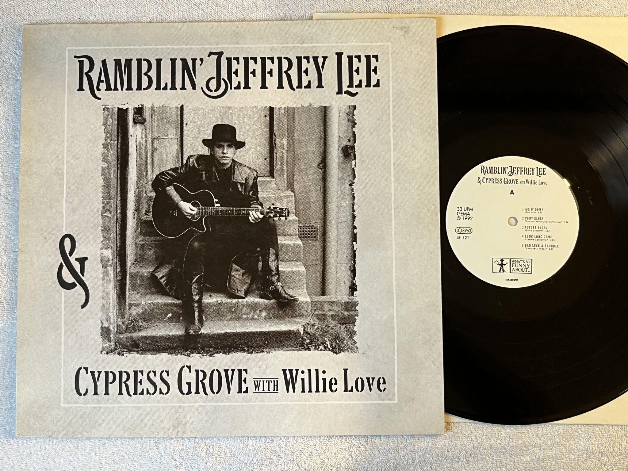 Omslagsbild för skivan RAMBLIN JEFFREY LEE & CYPRESS GROVE w/ Willie Love LP -92 Ger SF-121 ** Indie **