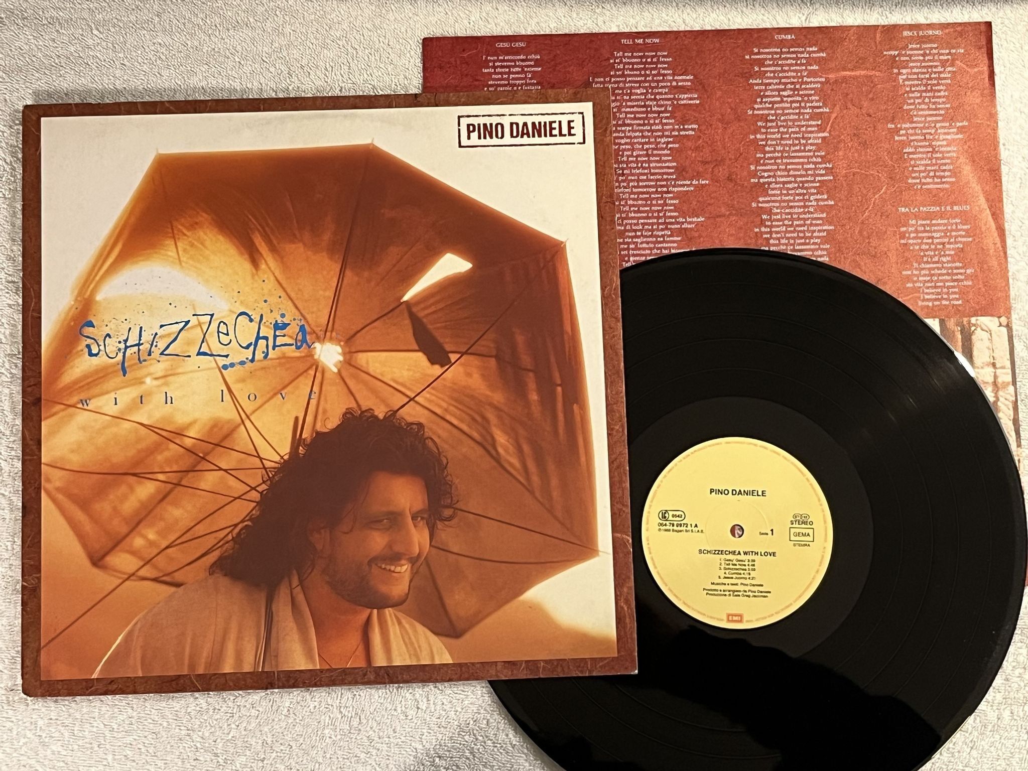 Omslagsbild för skivan PINO DANIELE schizzechea with love LP -88 Ita EMI 64 7909721