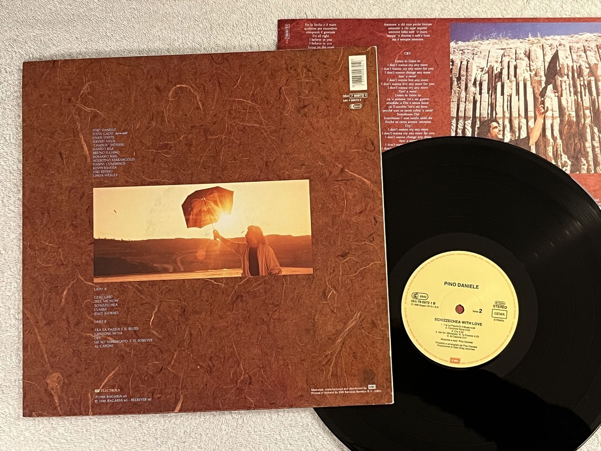 Omslagsbild för skivan PINO DANIELE schizzechea with love LP -88 Ita EMI 64 7909721