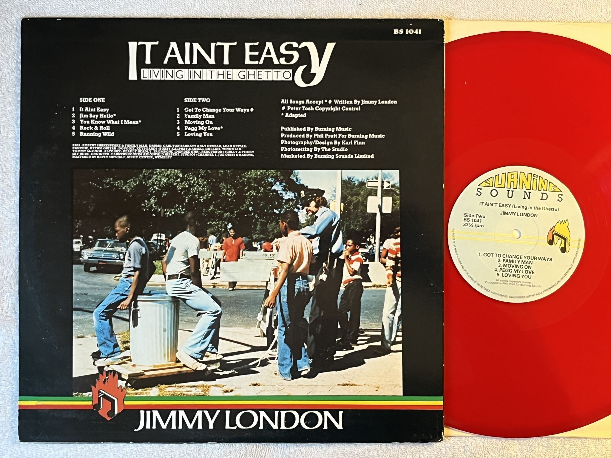 Omslagsbild för skivan JIMMY LONDON it ain't easy LP -80 UK BURNING SOUNDS BS 1041 *** RED VINYL ***
