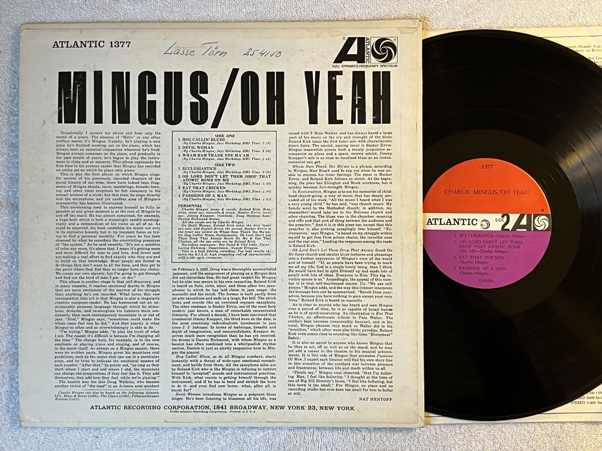 Omslagsbild för skivan CHARLIE MINGUS oh yeah LP US ATLANTIC mono 1377 *** CLASSIC ***