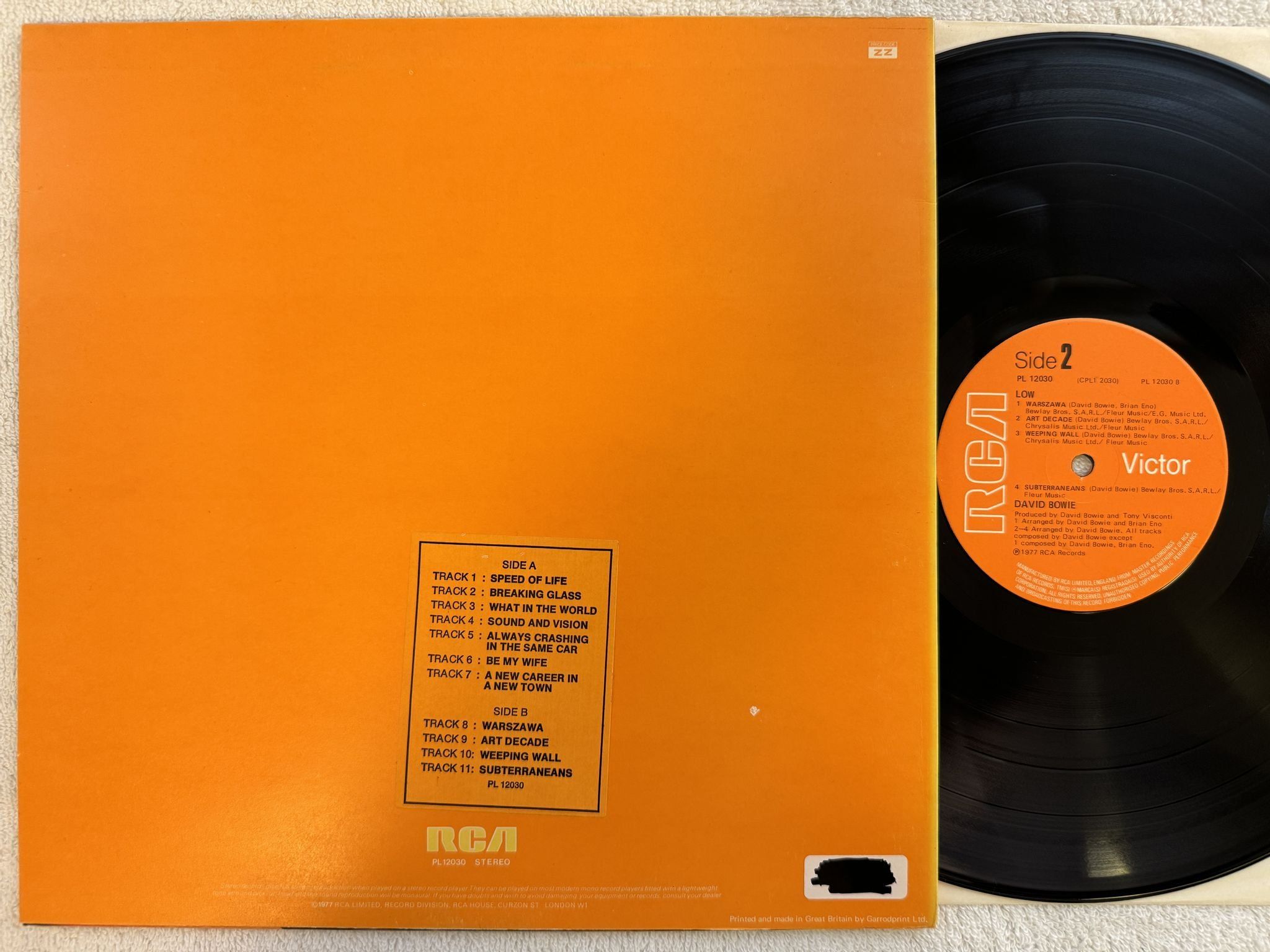 Omslagsbild för skivan DAVID BOWIE low LP -77 UK RCA PL 12030