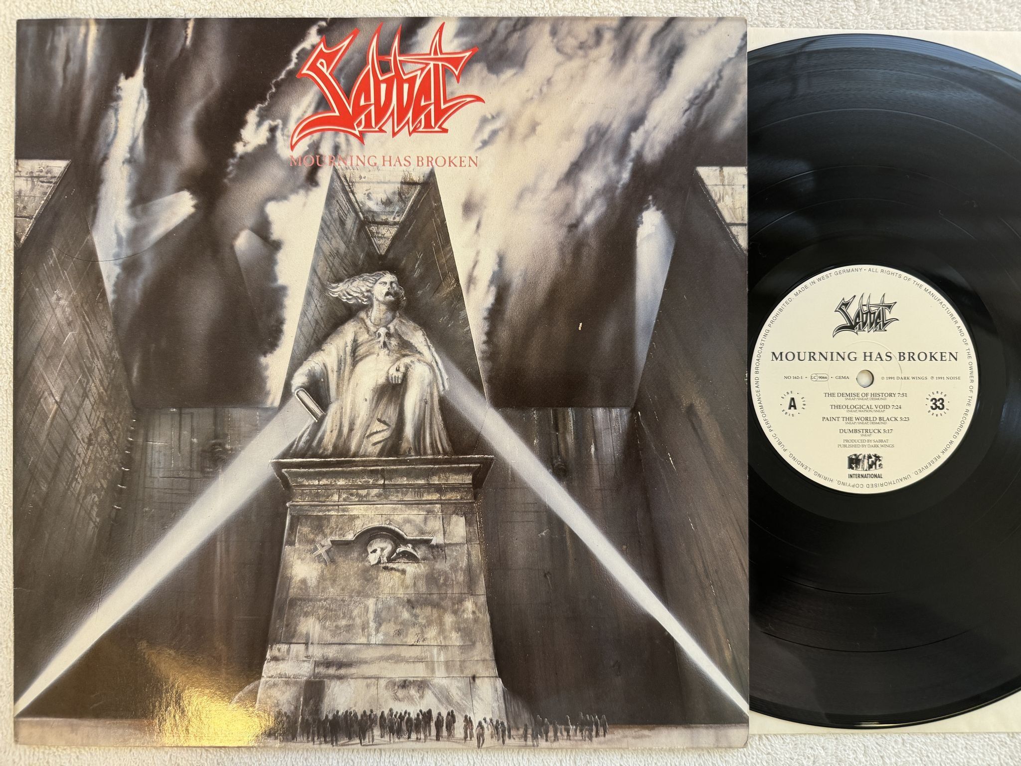 Omslagsbild för skivan SABBAT mourning has broken LP -91 Ger NOISE NO 162-1