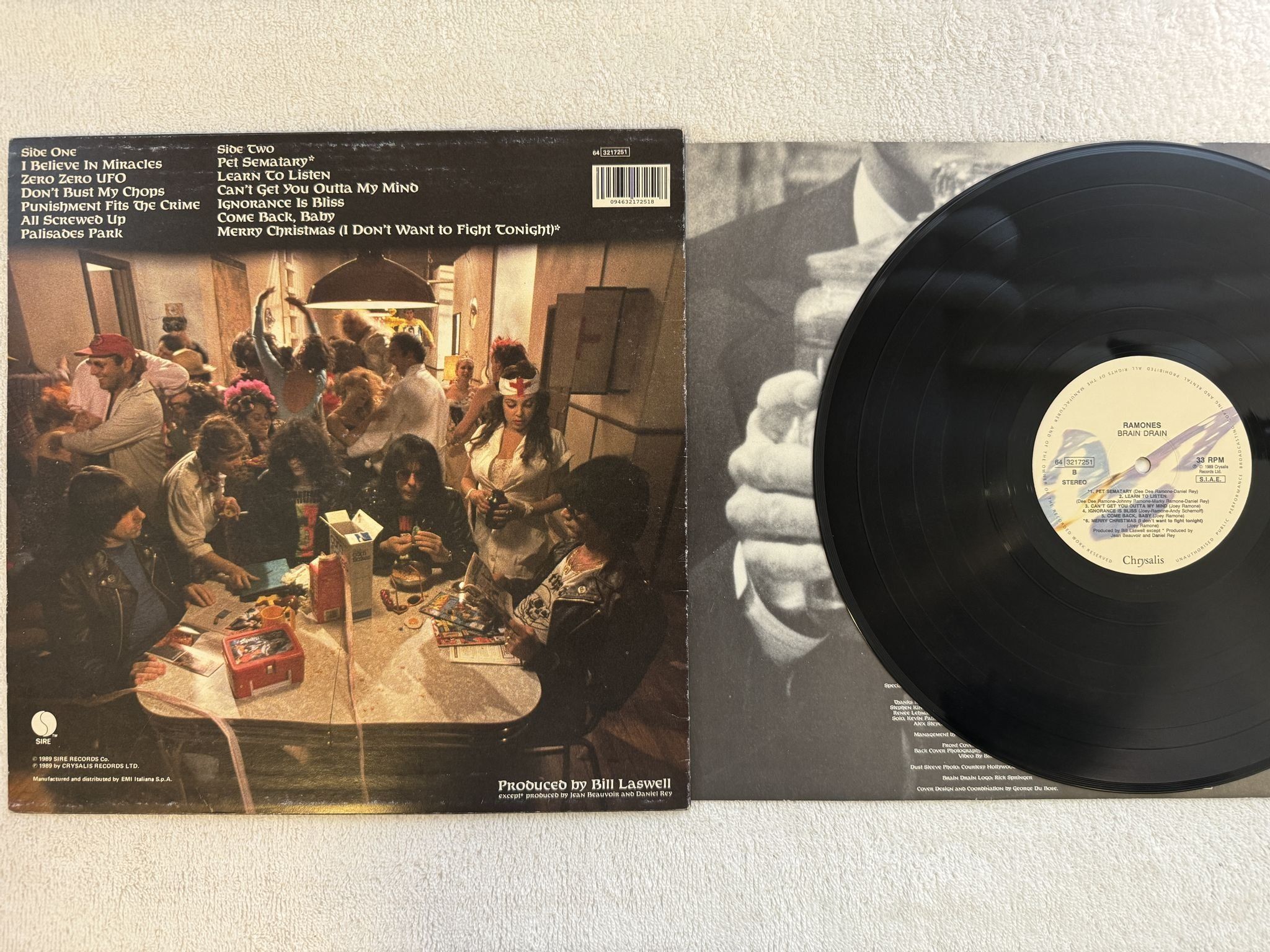 Omslagsbild för skivan RAMONES brain drain LP -89 Ita CHRYSALIS 64 3217251