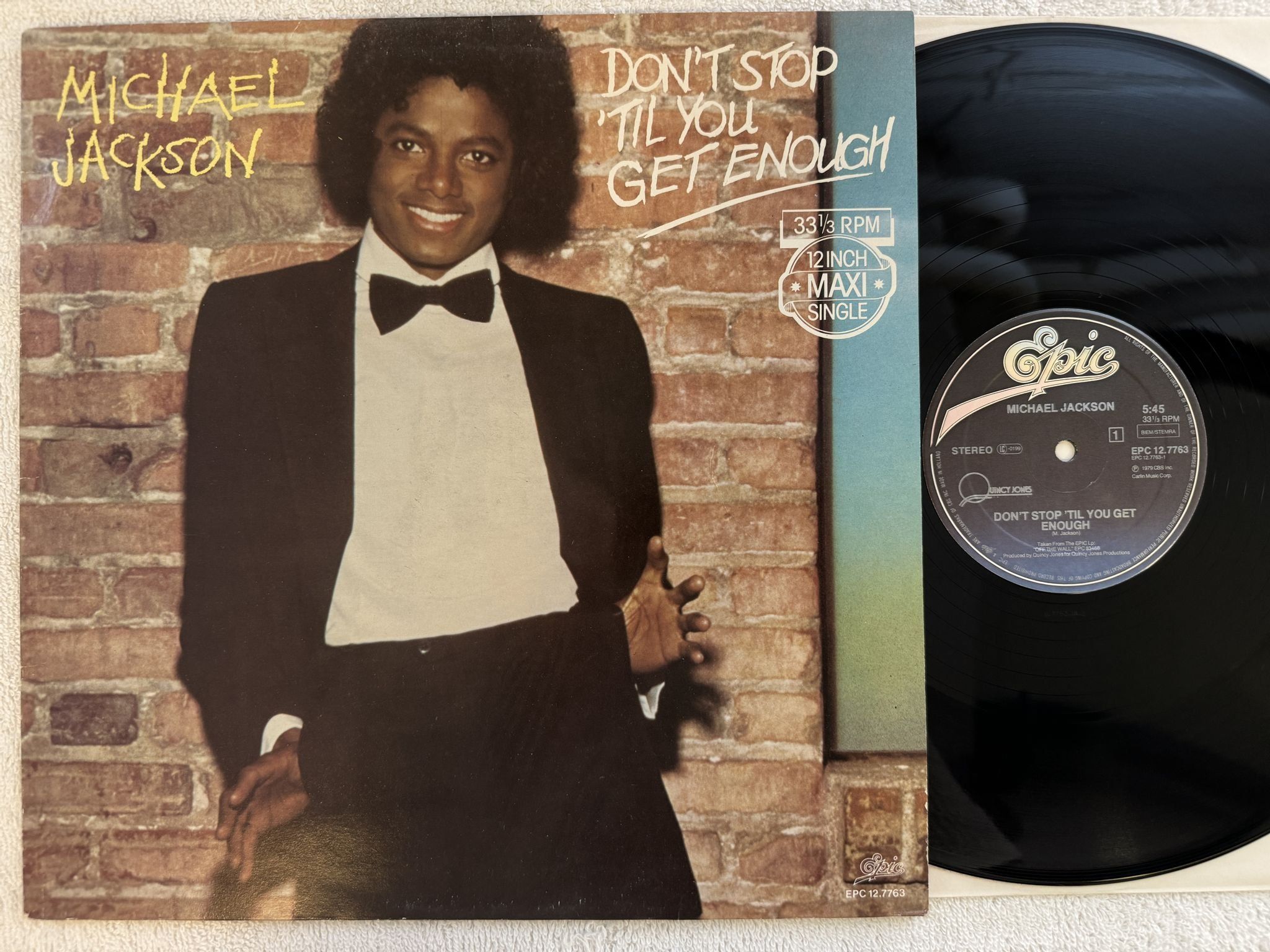 Omslagsbild för skivan MICHAEL JACKSON don't stop 'til you get enough 12" -79 Hol EPIC EPC 127763