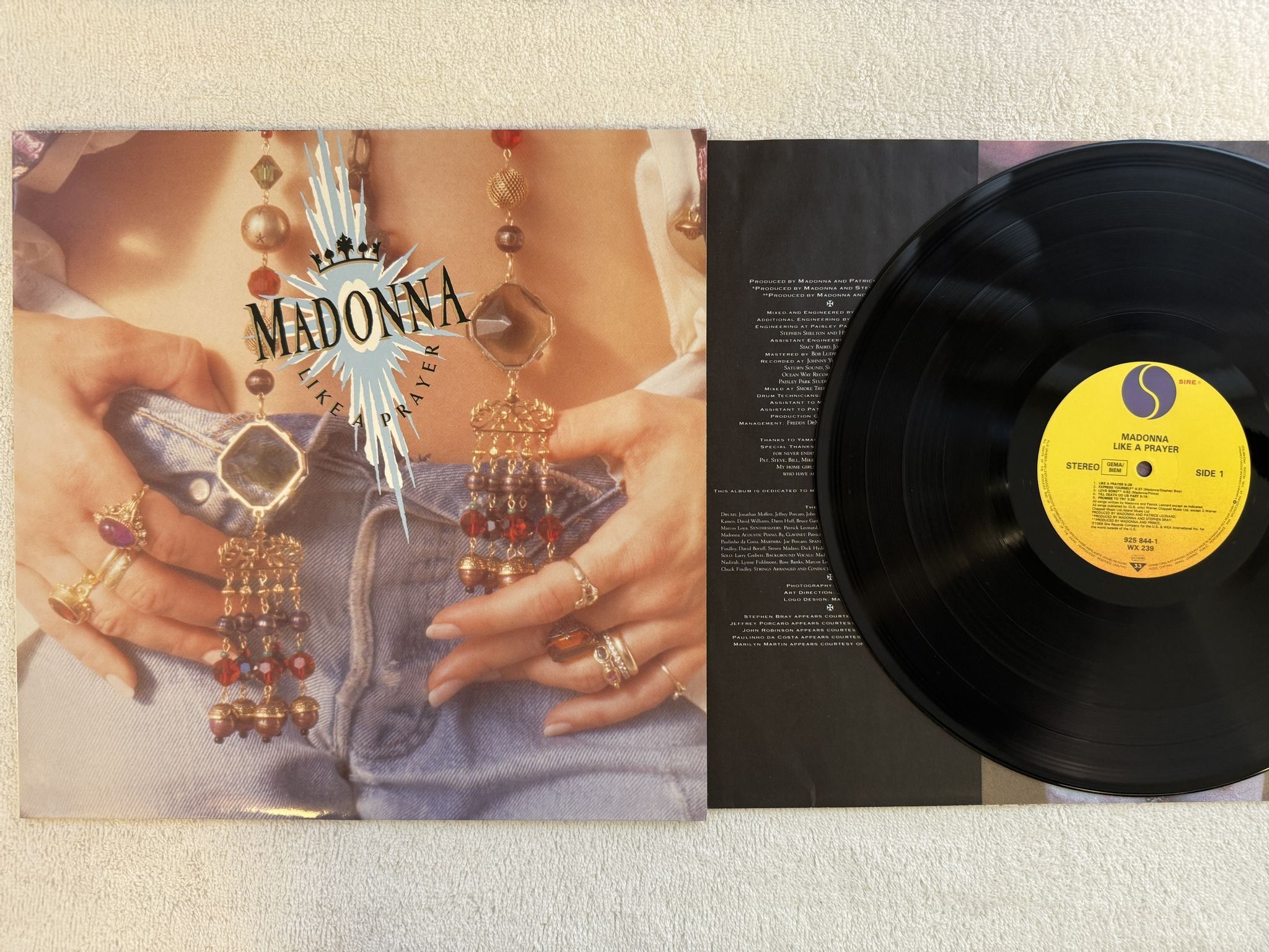 Omslagsbild för skivan MADONNA like a prayer LP -89 Ger SIRE 925 844-1