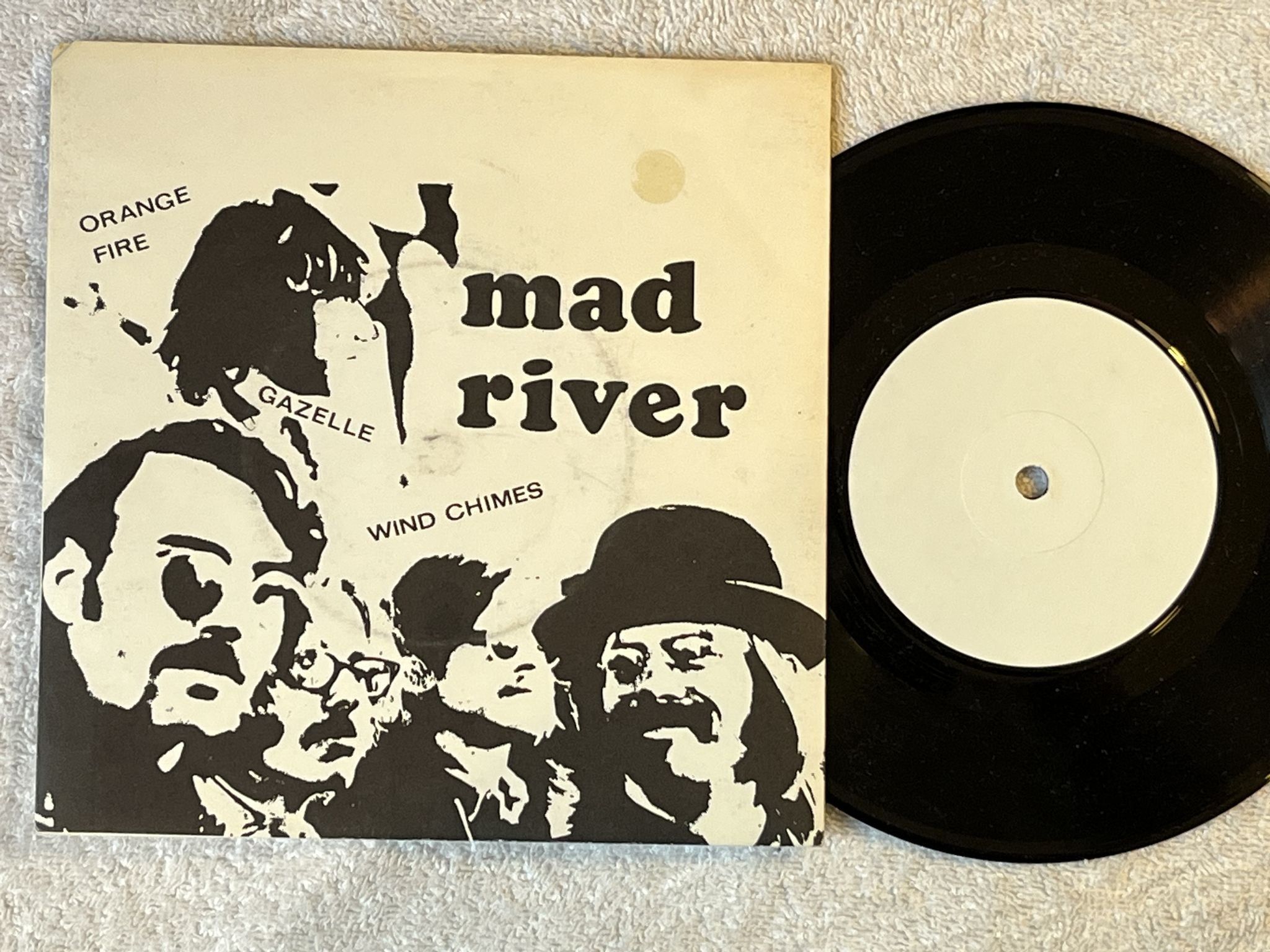 Omslagsbild för skivan MAD RIVER s/t 7" UK NOT ON LABEL *** Number# 492 ***