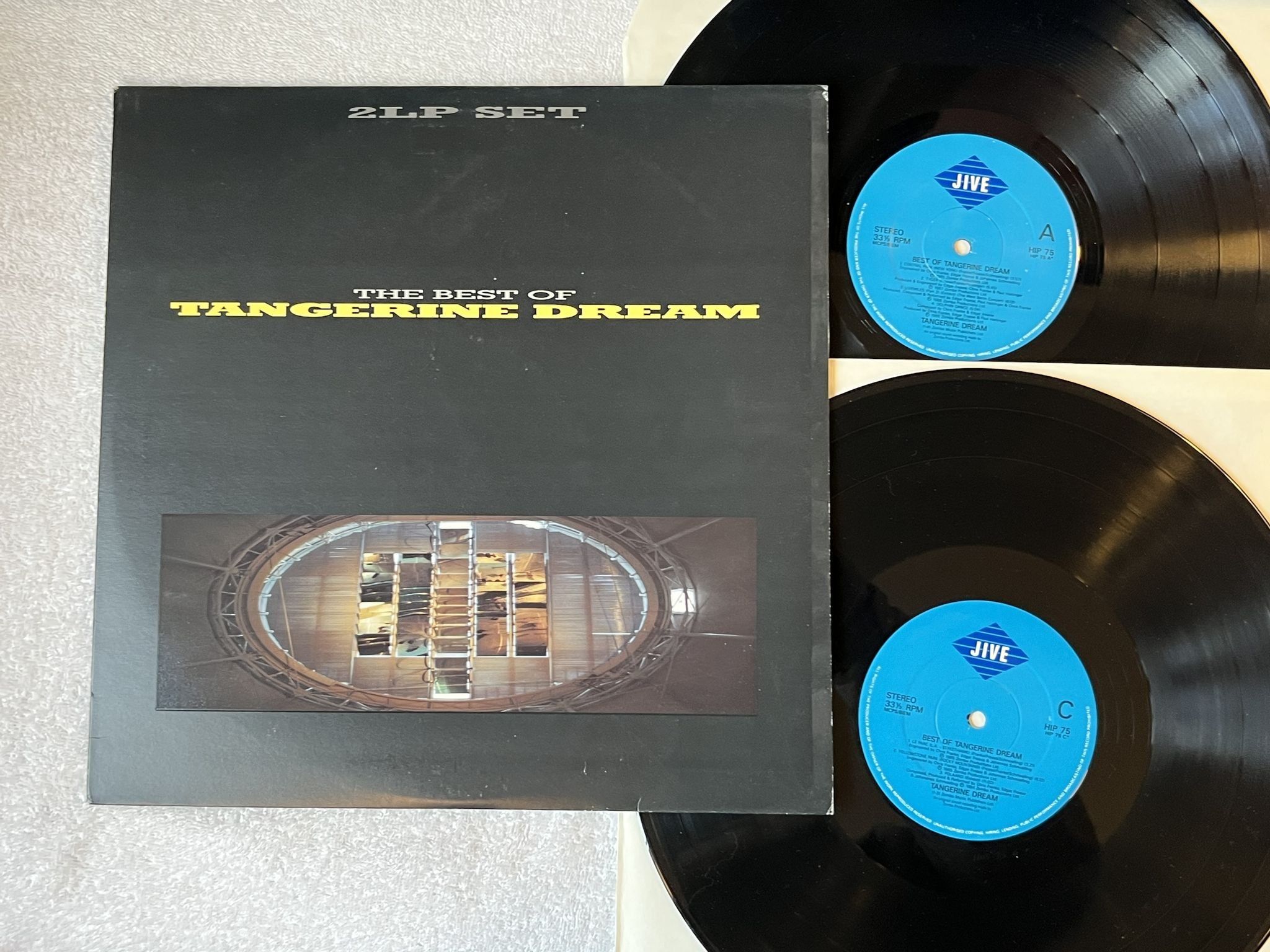 Omslagsbild för skivan TANGERINE DREAM the best of 2x12" -89 UK JIVE HIP 75