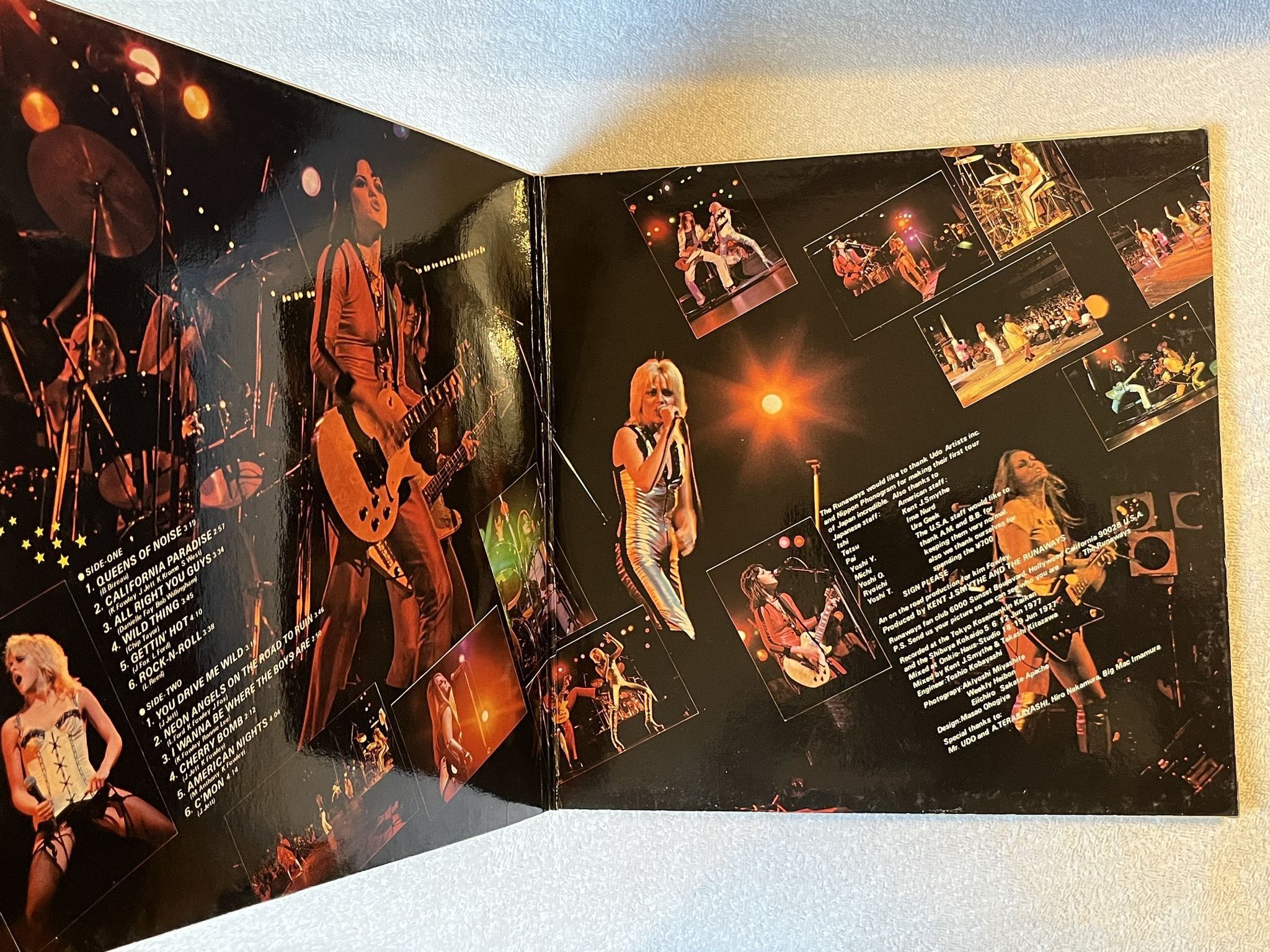 Omslagsbild för skivan THE RUNAWAYS live in Japan LP -77 Fra MERCURY 9100 046
