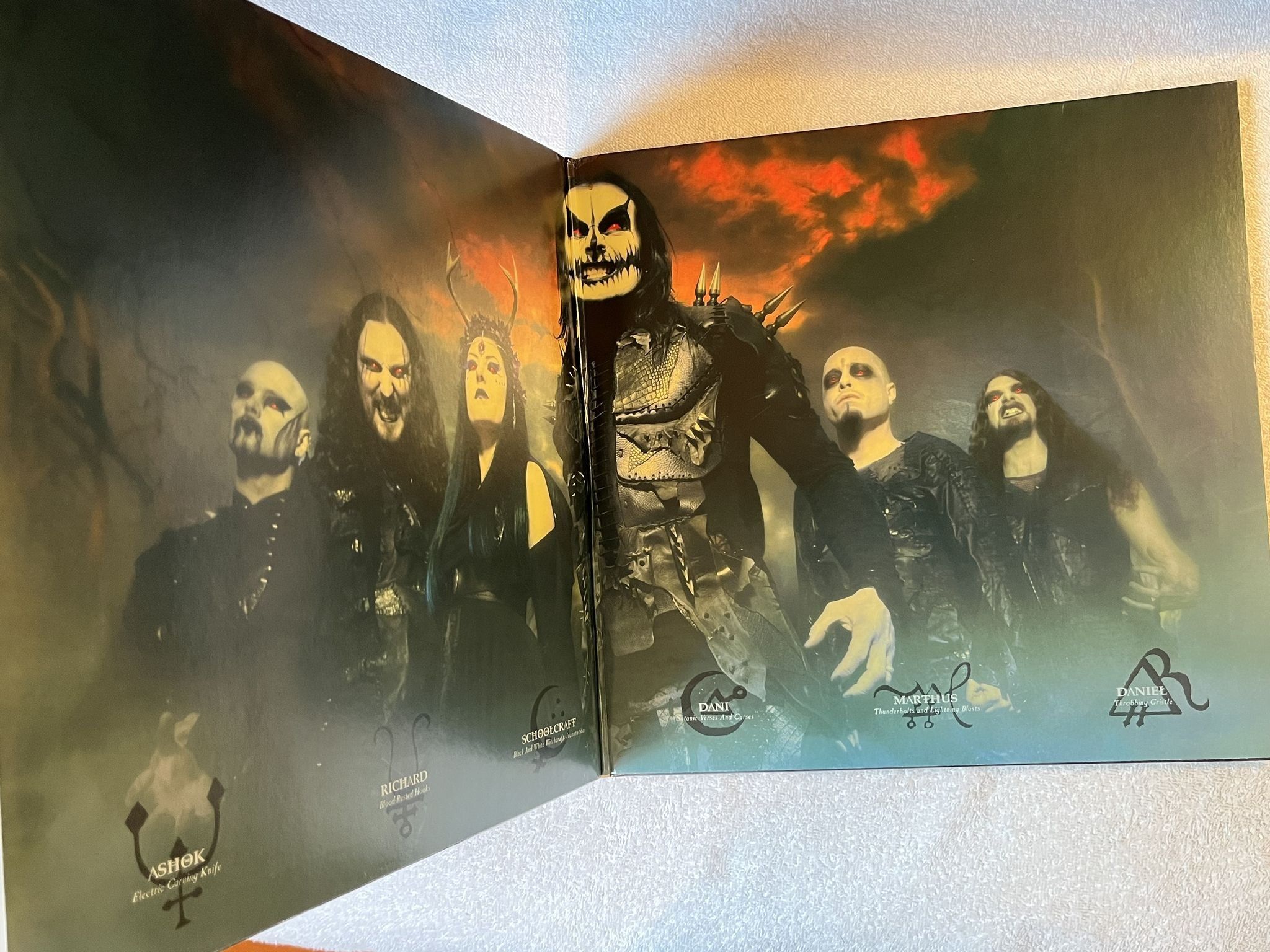 Omslagsbild för skivan CRADLE OF FILTH Hammer Of The Witches 2xLP 2015 Picture disc ** BLACK METAL ***