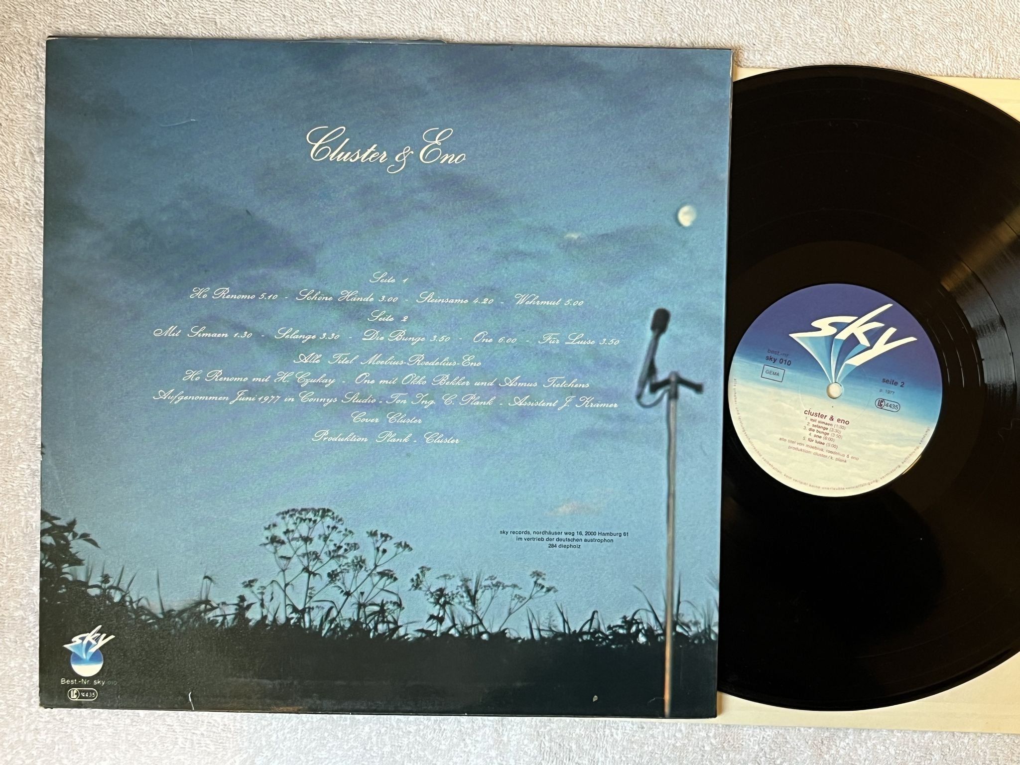 Omslagsbild för skivan CLUSTER & ENO s/t LP -77 Ger SKY RECORDS SKY 010 *** RARE AMBIENT ***