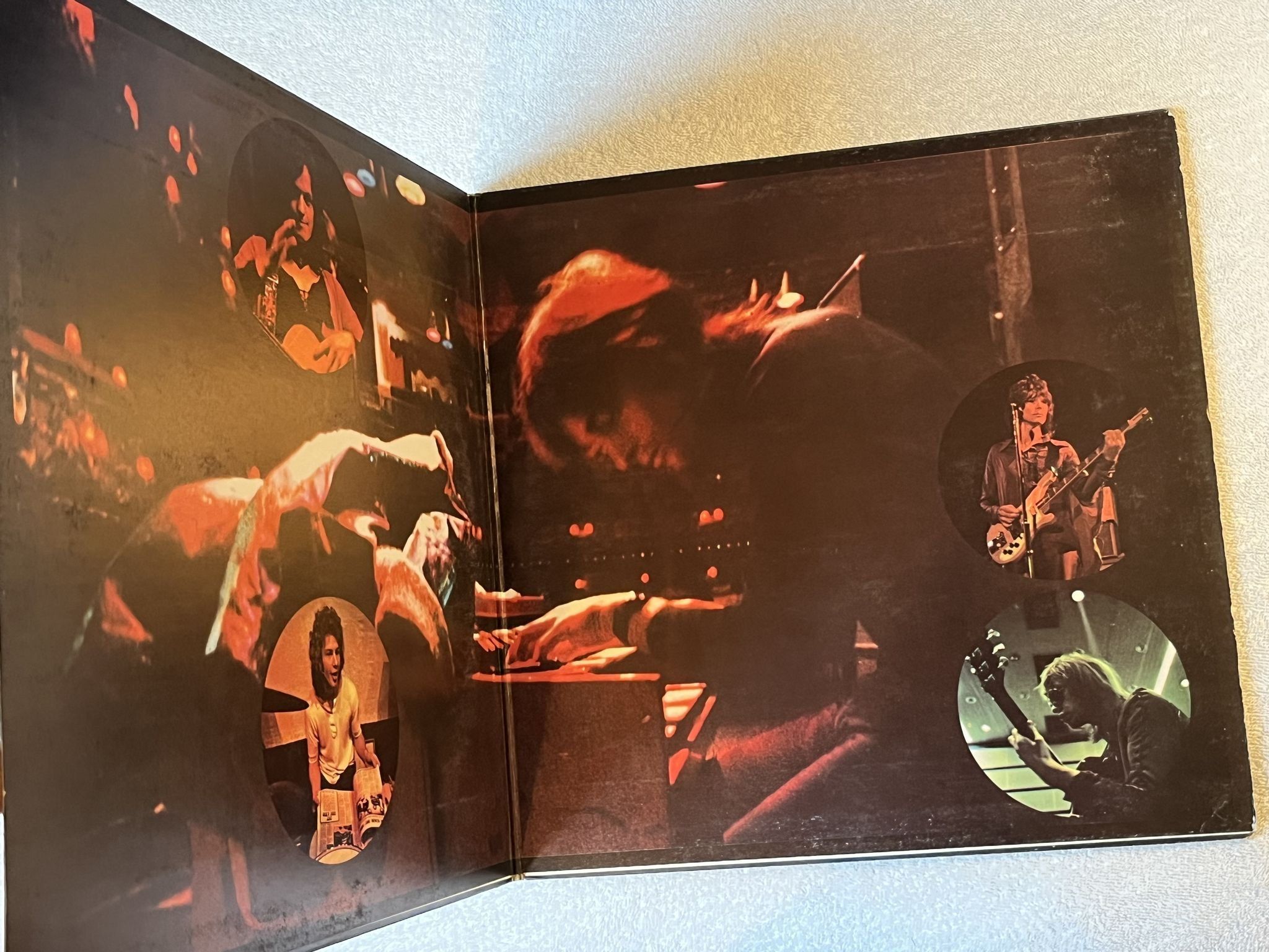 Omslagsbild för skivan YES the yes album LP -71 UK 2400101 *** Red/Plum Atlantic labels ***