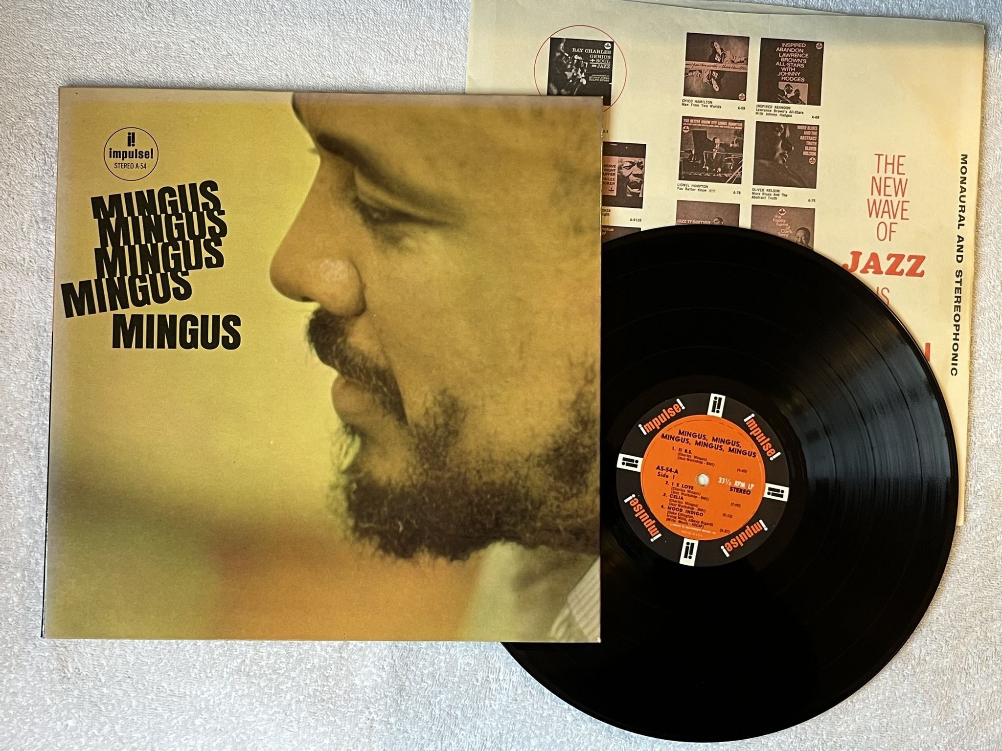 Omslagsbild för skivan CHARLES MINGUS Mingus Mingus Mingus LP -64 US IMPULSE AS-54