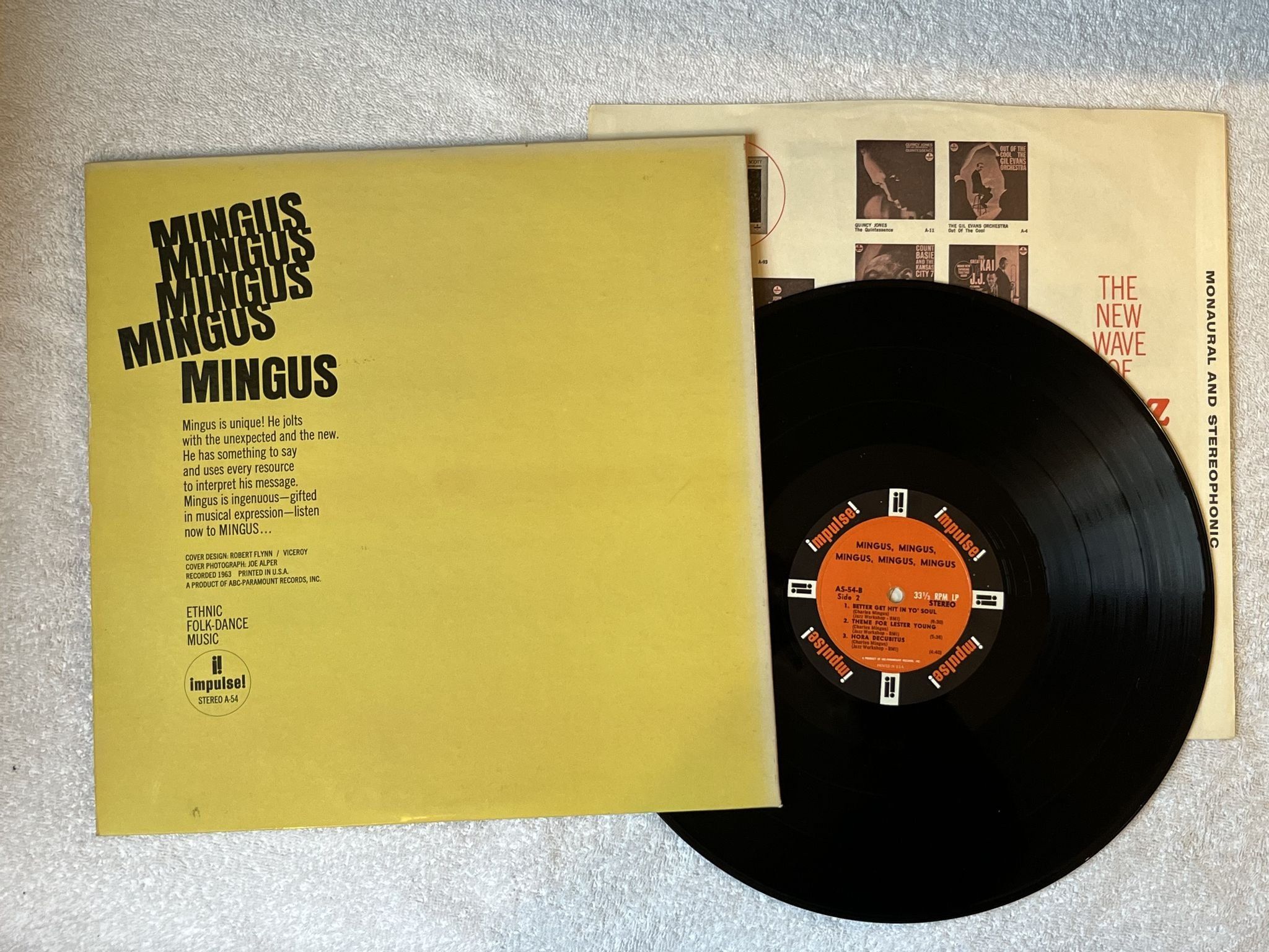 Omslagsbild för skivan CHARLES MINGUS Mingus Mingus Mingus LP -64 US IMPULSE AS-54