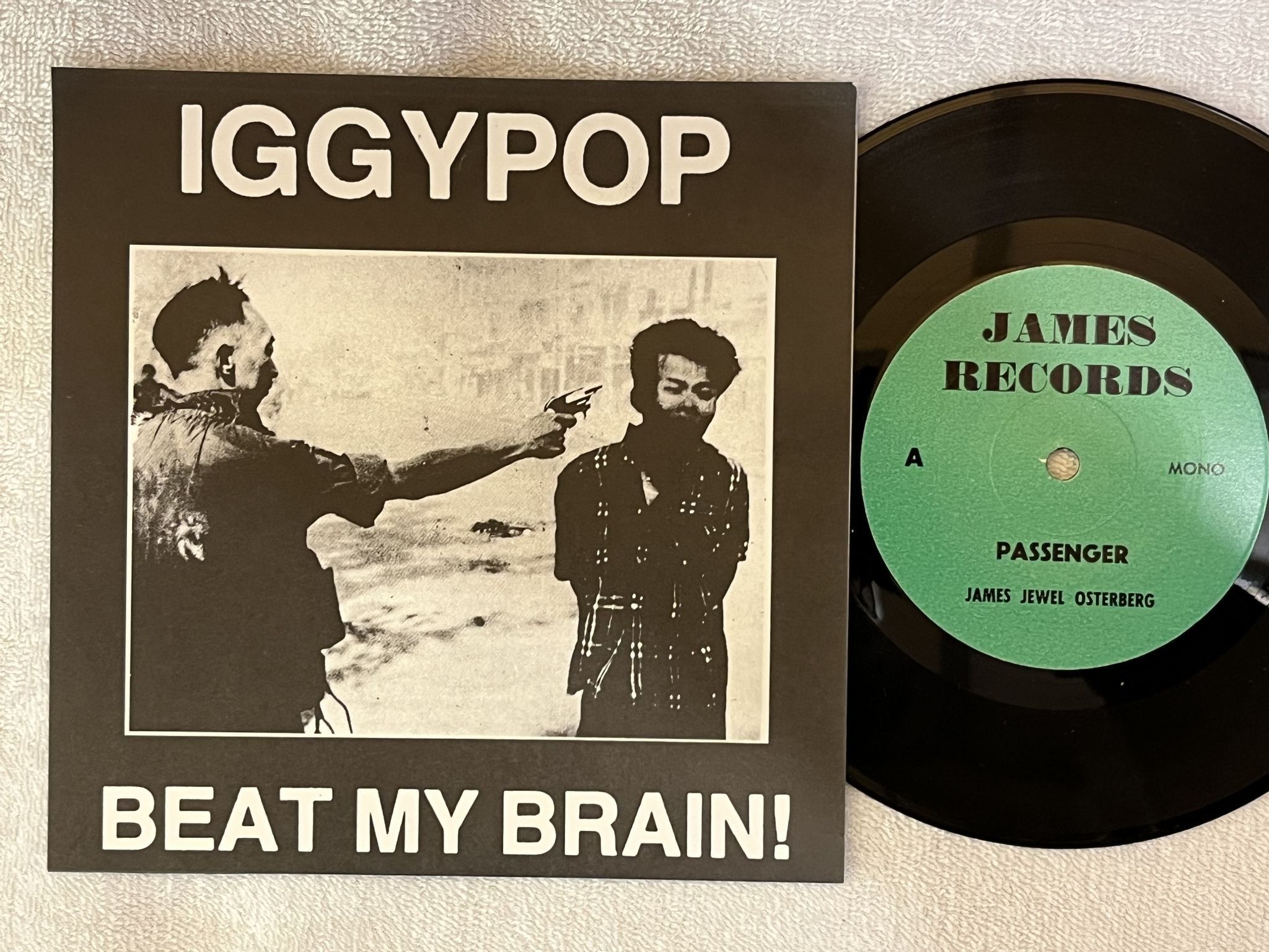 Omslagsbild för skivan IGGY POP B€at my brain 7" -83 JAMES RECORDS
