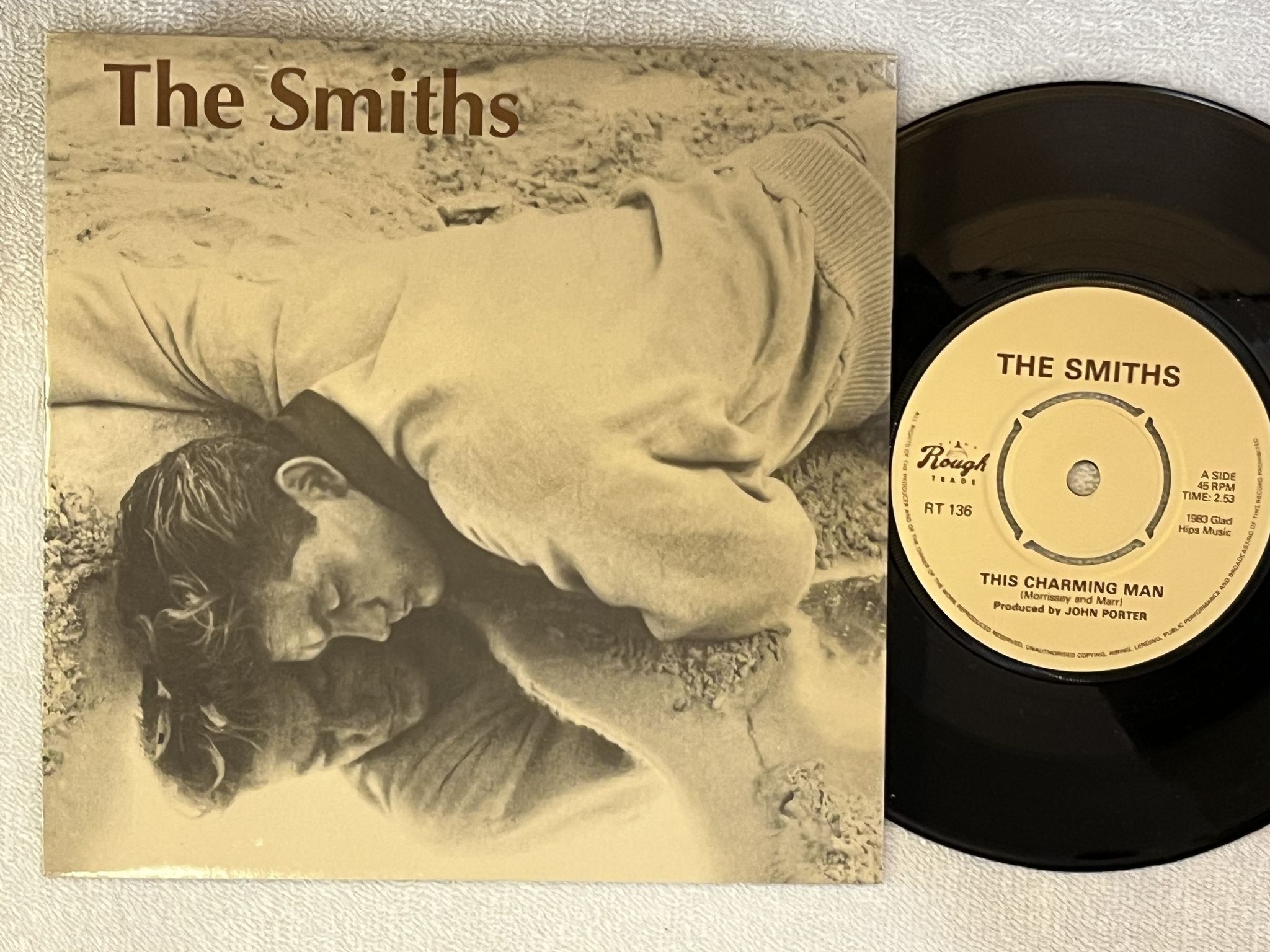 Omslagsbild för skivan THE SMITHS this charming man 7" -83 UK ROUGH TRADE RT 136