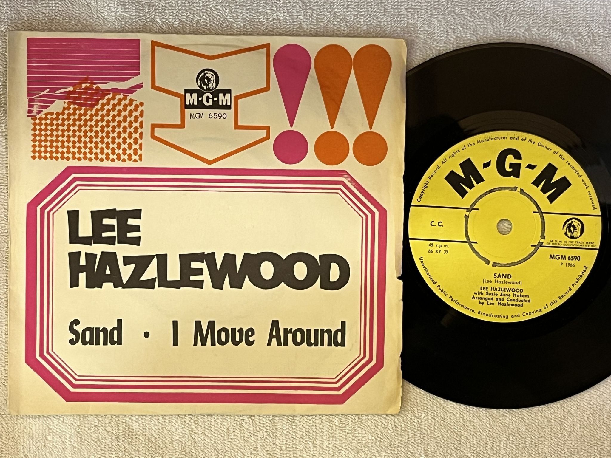 Omslagsbild för skivan LEE HAZLEWOOD sand 7" -66 Swe MGM 6590