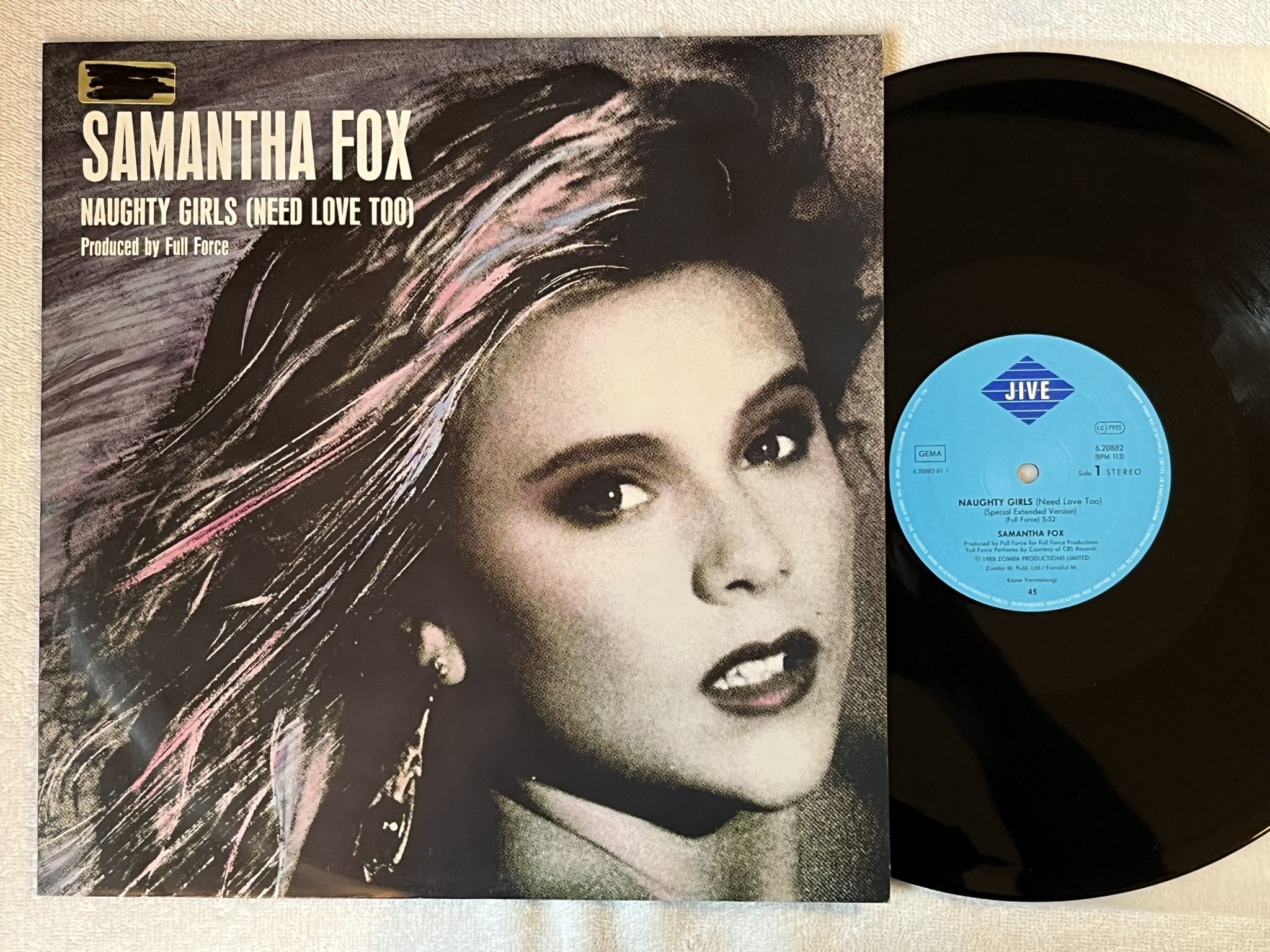 Omslagsbild för skivan SAMANTHA FOX naughty girls 12"single -88 Ger JIVE 620882
