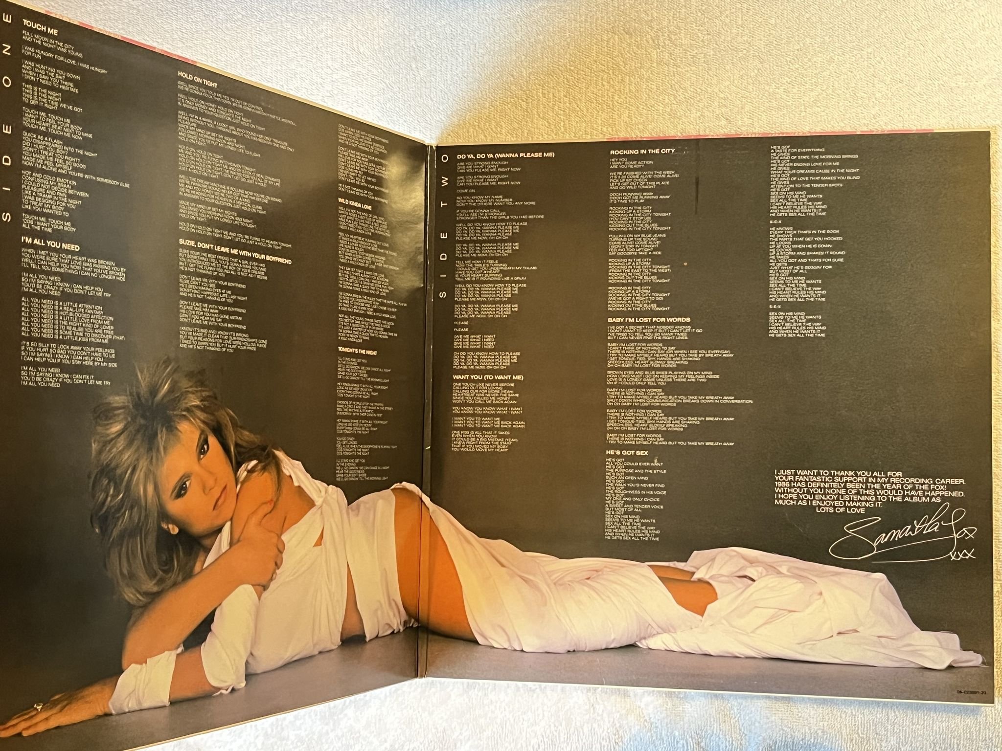 Omslagsbild för skivan SAMANTHA FOX touch me (special edition) LP -86 ncb JIVE HIPR 39