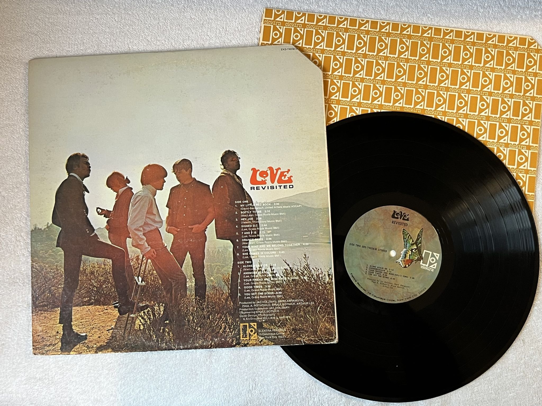 Omslagsbild för skivan LOVE revisited LP -70 ELEKTRA EKS 74058