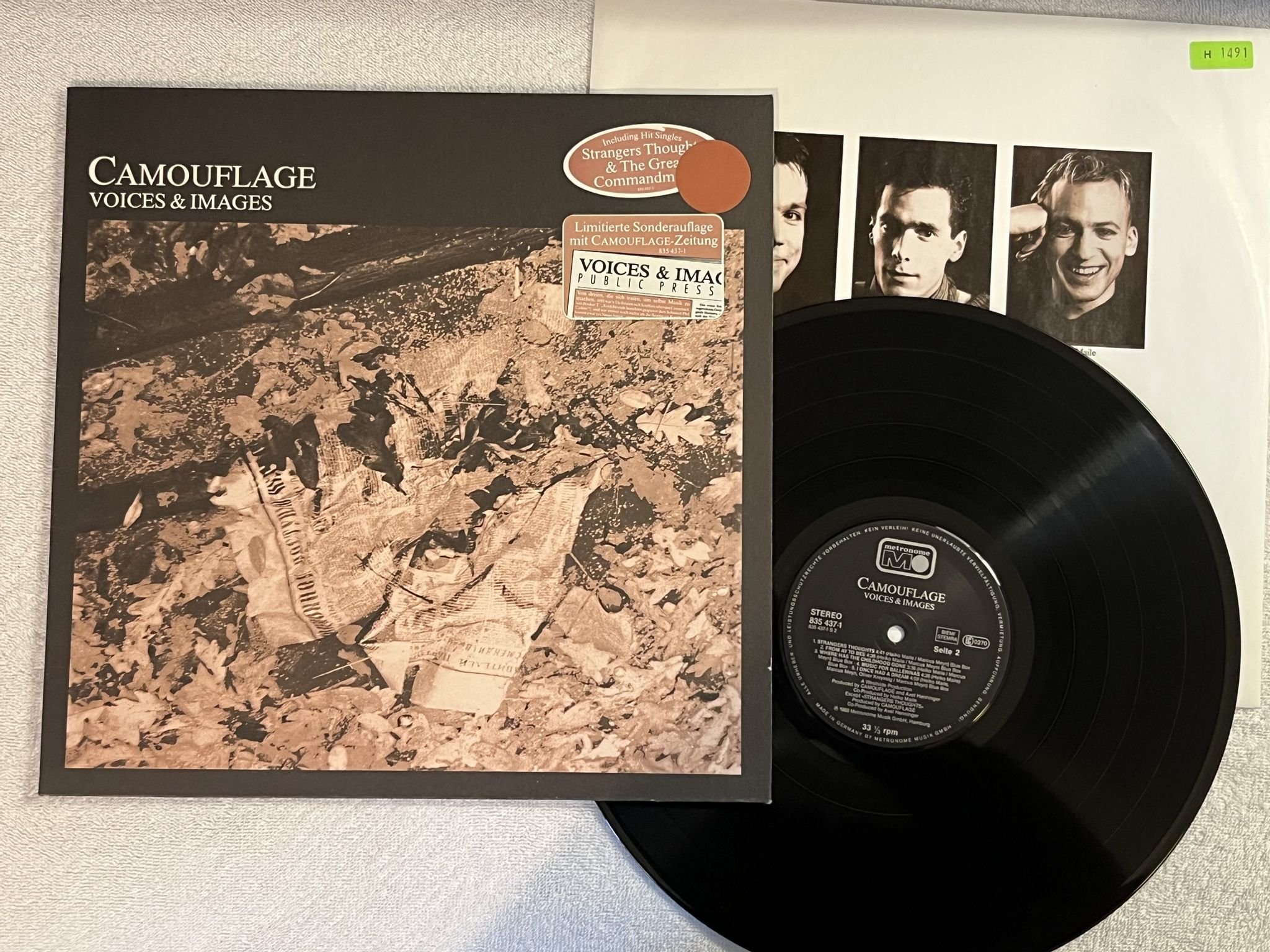 Omslagsbild för skivan CAMOUFLAGE voices & images LP -88 Ger METRONOME 835437-1