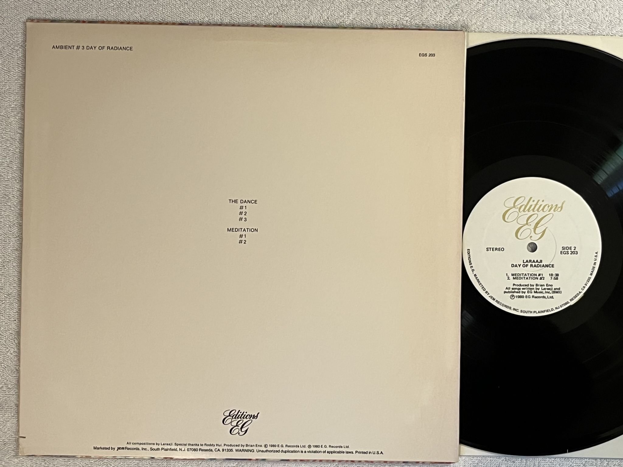 Omslagsbild för skivan LARAAJI day of radiance - ambient 3 LP -80 US Editions EG EGS 203 Brian Eno