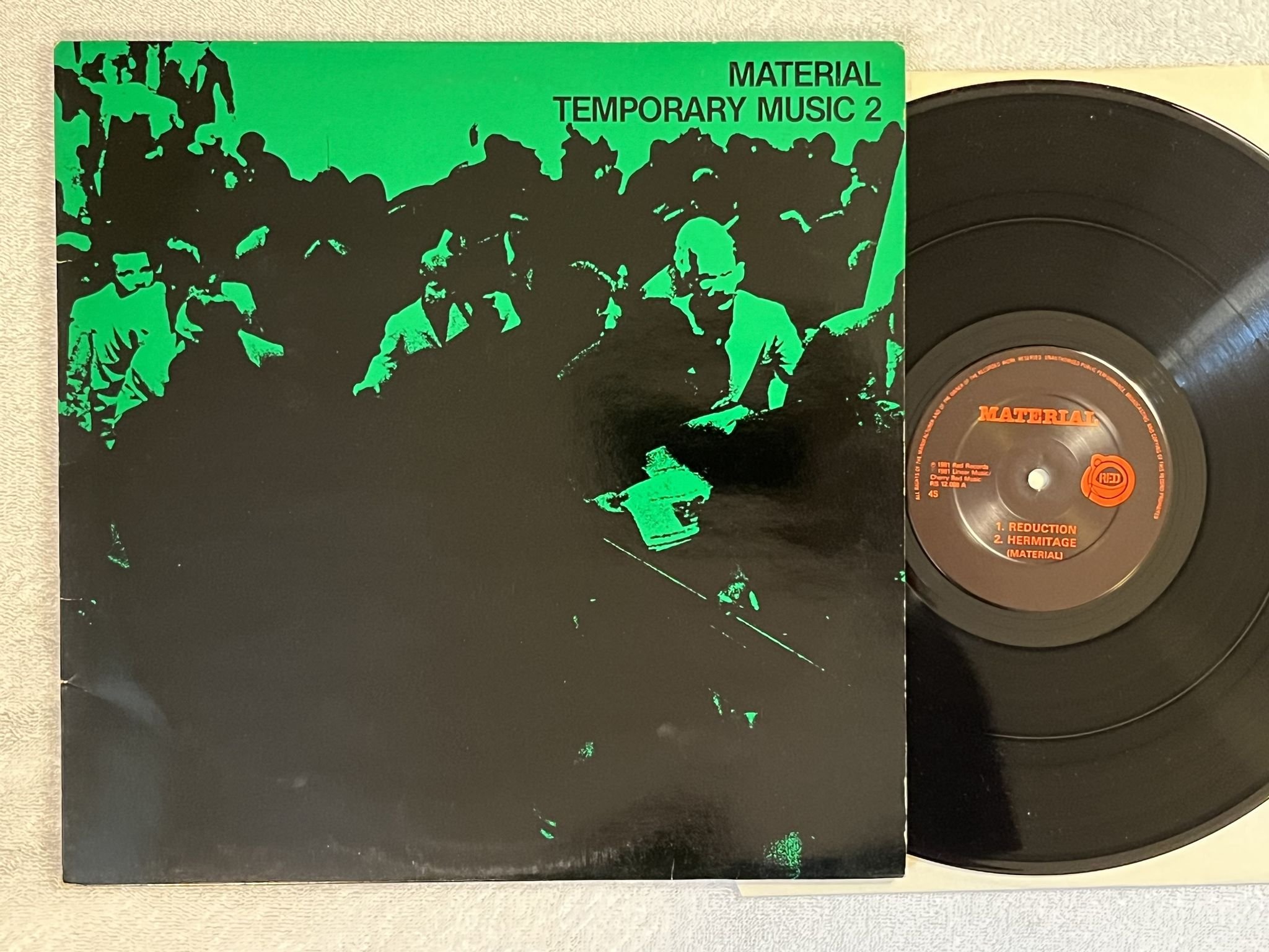 Omslagsbild för skivan MATERIAL Temporary Music 2 LP -81 UK RED RS 12.008
