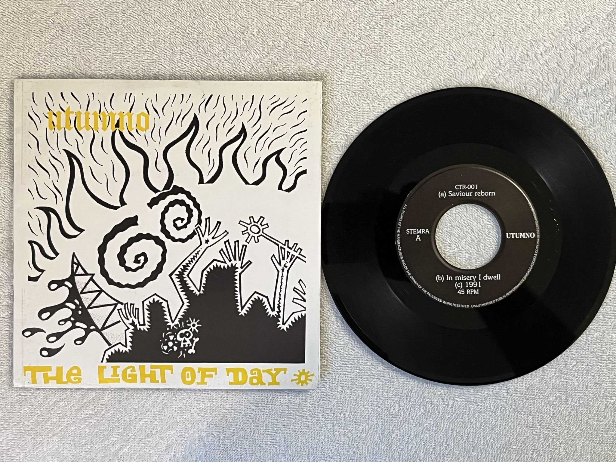 Omslagsbild för skivan UTUMNO The Light Of Day 7" -91 CENOTAPH CTR001