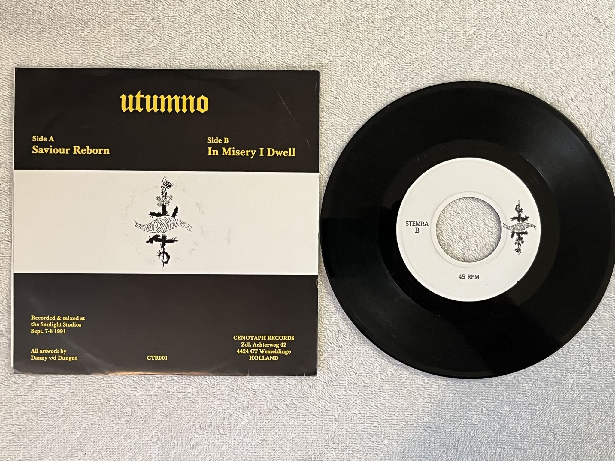 Omslagsbild för skivan UTUMNO The Light Of Day 7" -91 CENOTAPH CTR001