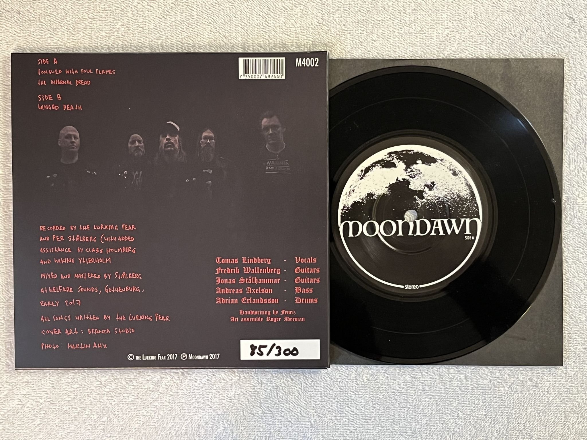 Omslagsbild för skivan THE LURKING FEAR s/t 7" 2017 Swe MOONDAWN M4002 ** DEATH METAL **